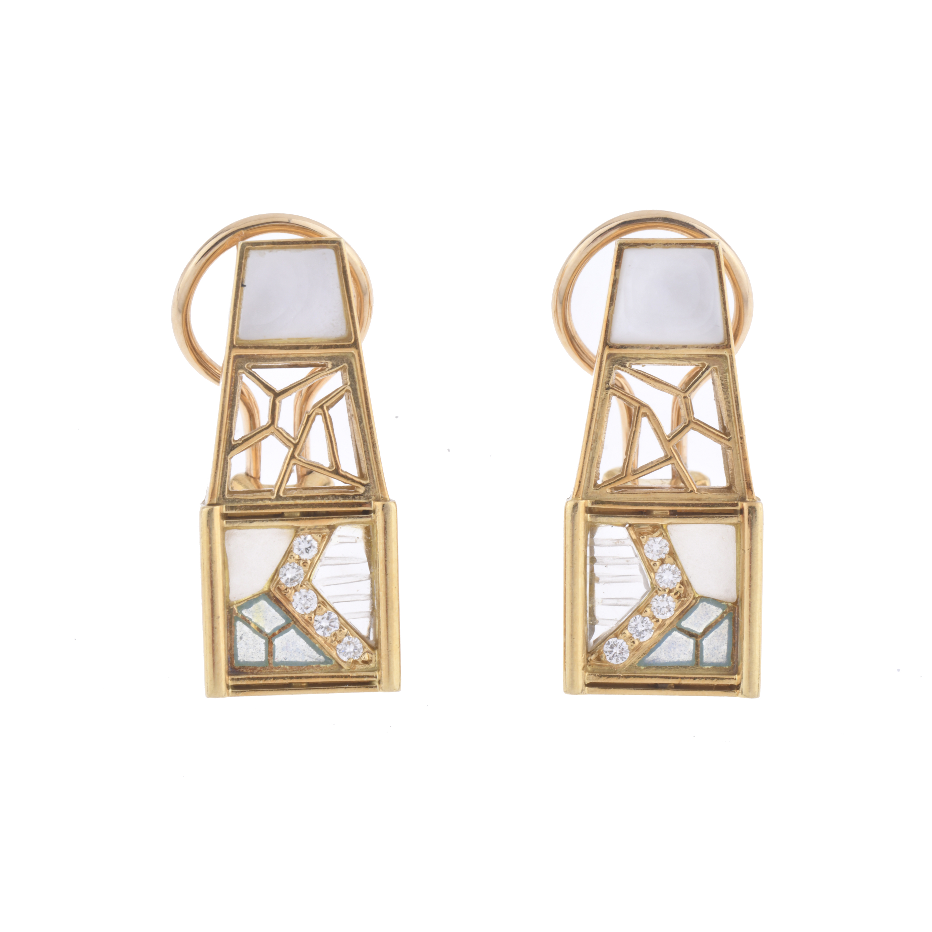 Bagués. Pendientes con diamantes, esmalte y madre perla.