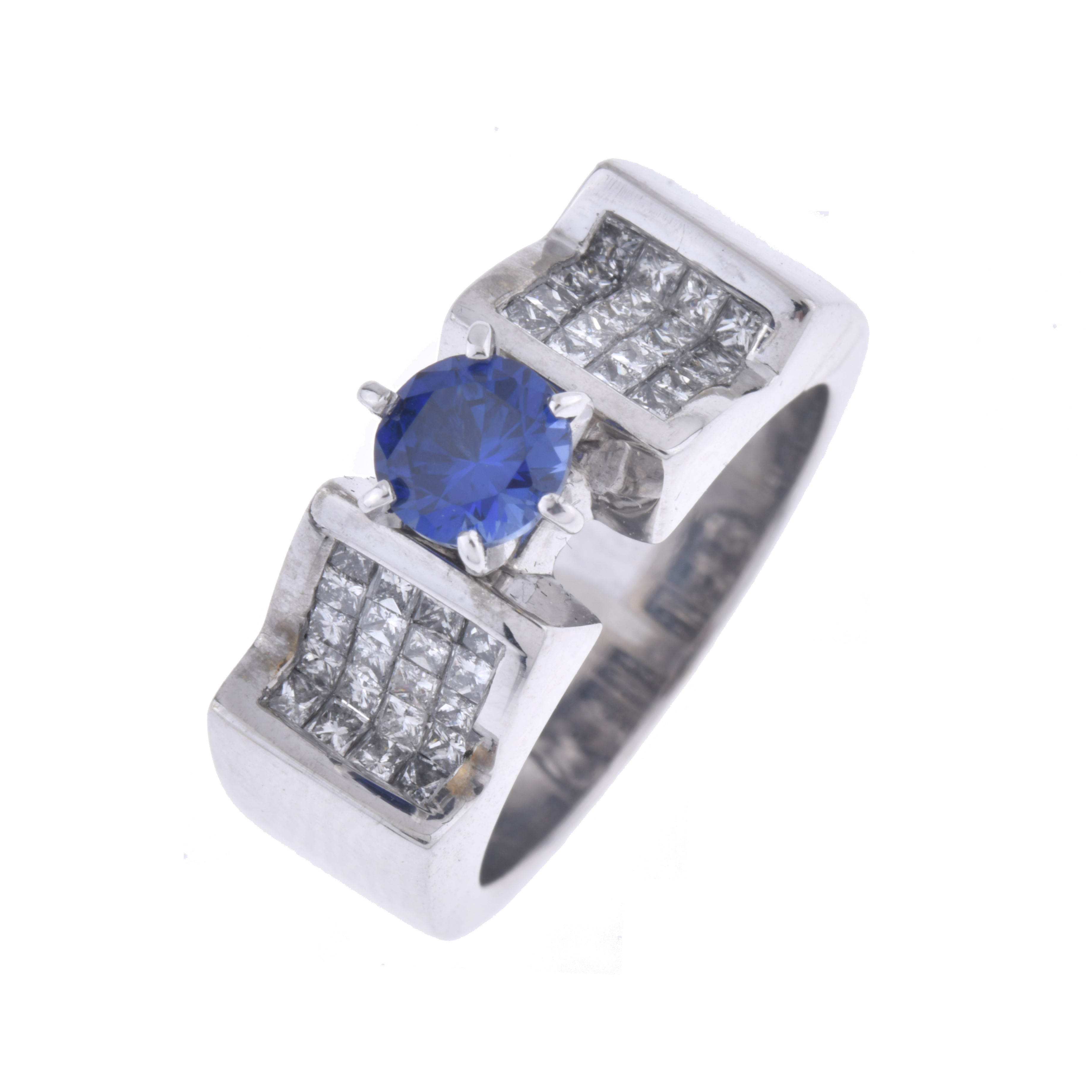Anillo ancho con zafiro y diamantes