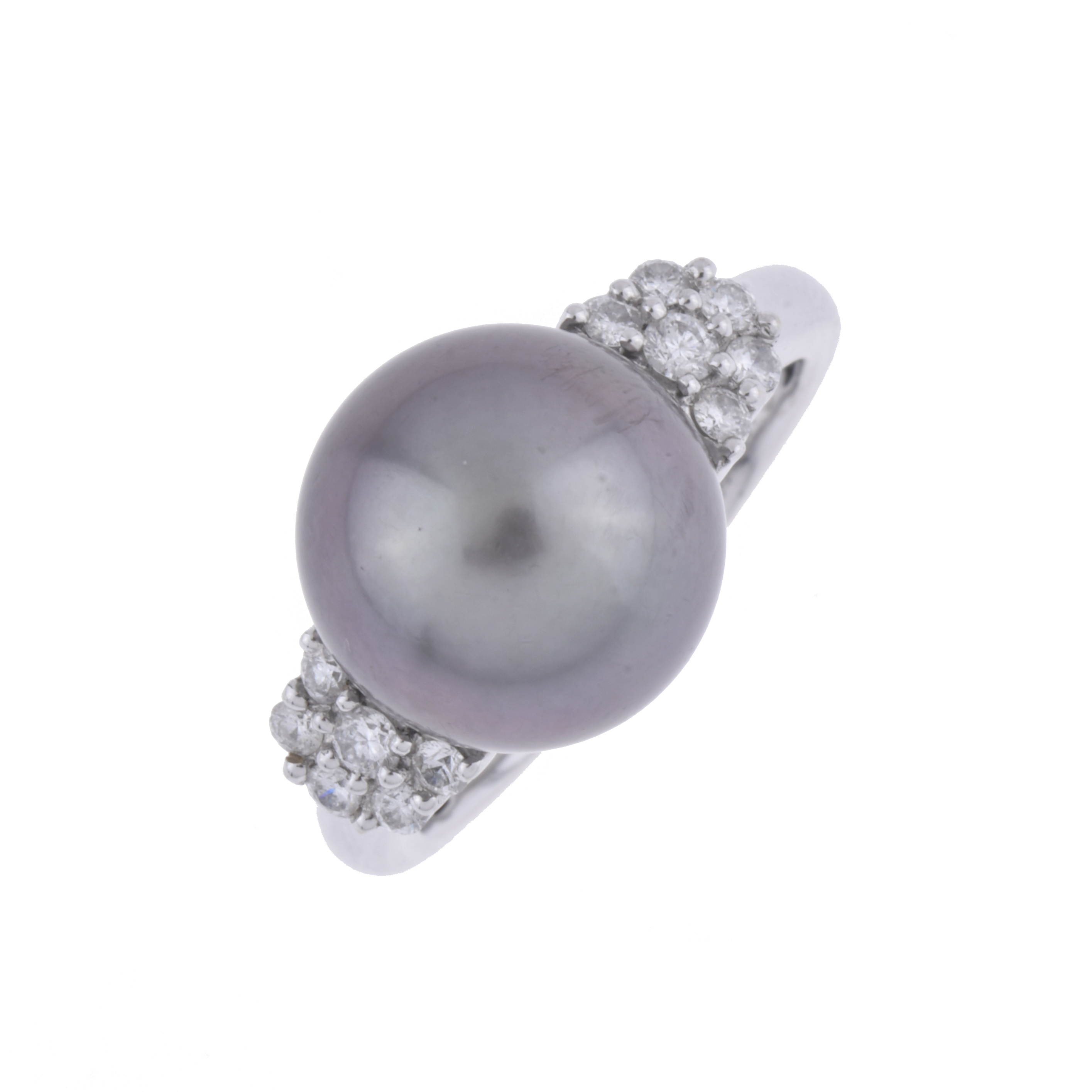 Anillo con perla Thaiti y diamantes.