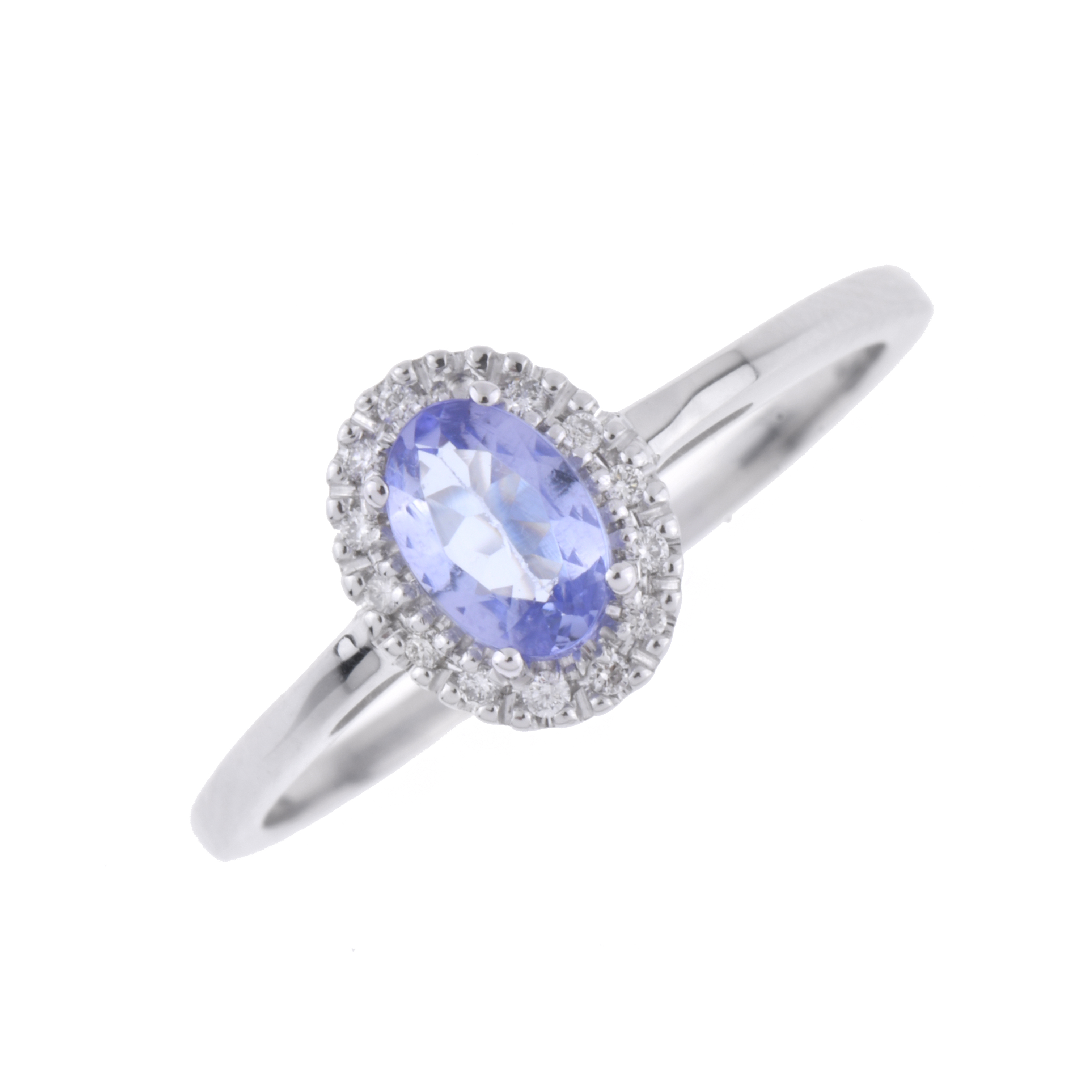 Ring with tanzanite and diamonds rosette.