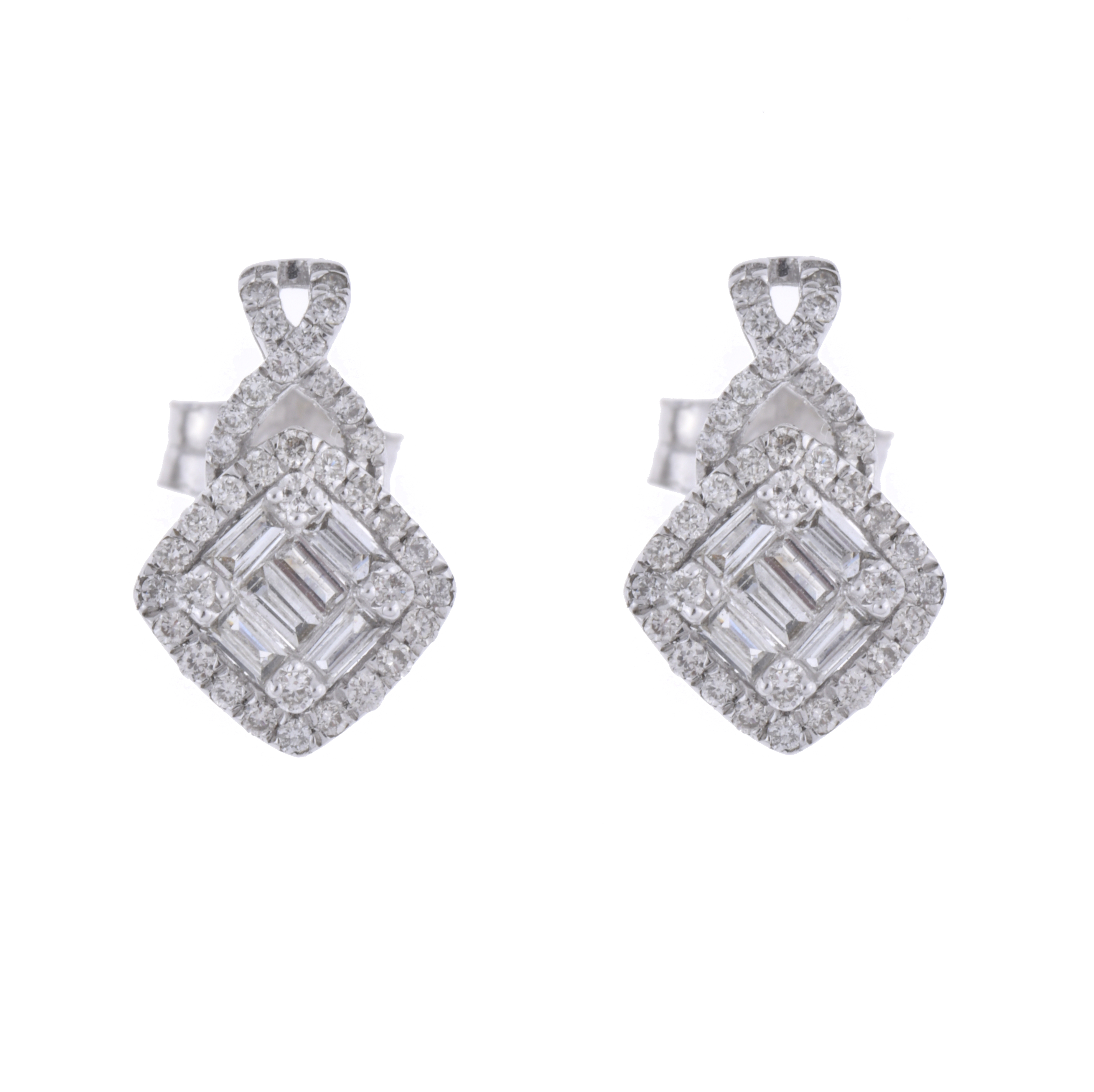 Pendientes con diamantes.