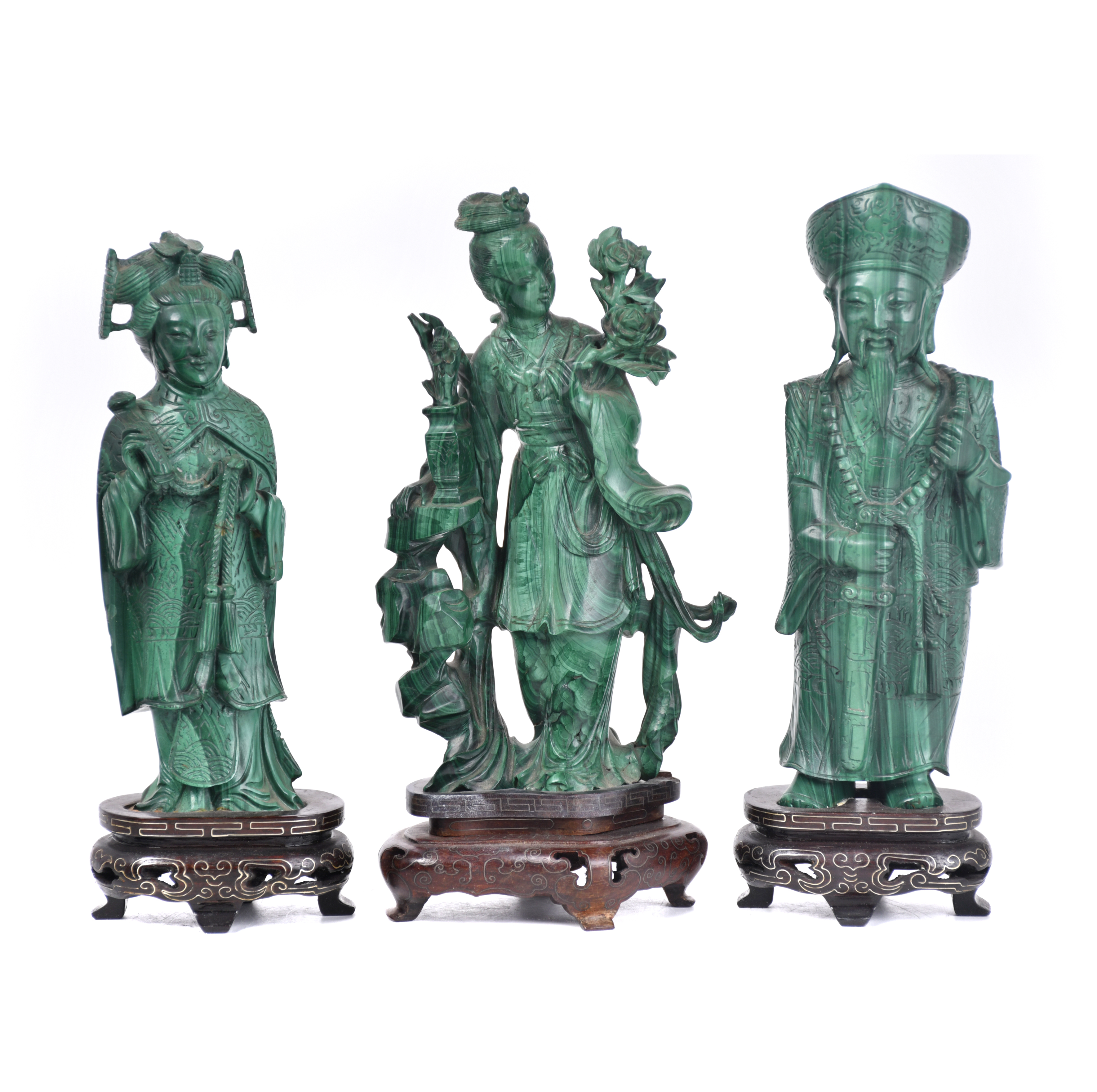 ESCUELA CHINA, SIGLO XX.  "Guanyin" y pareja de Dignatarios.