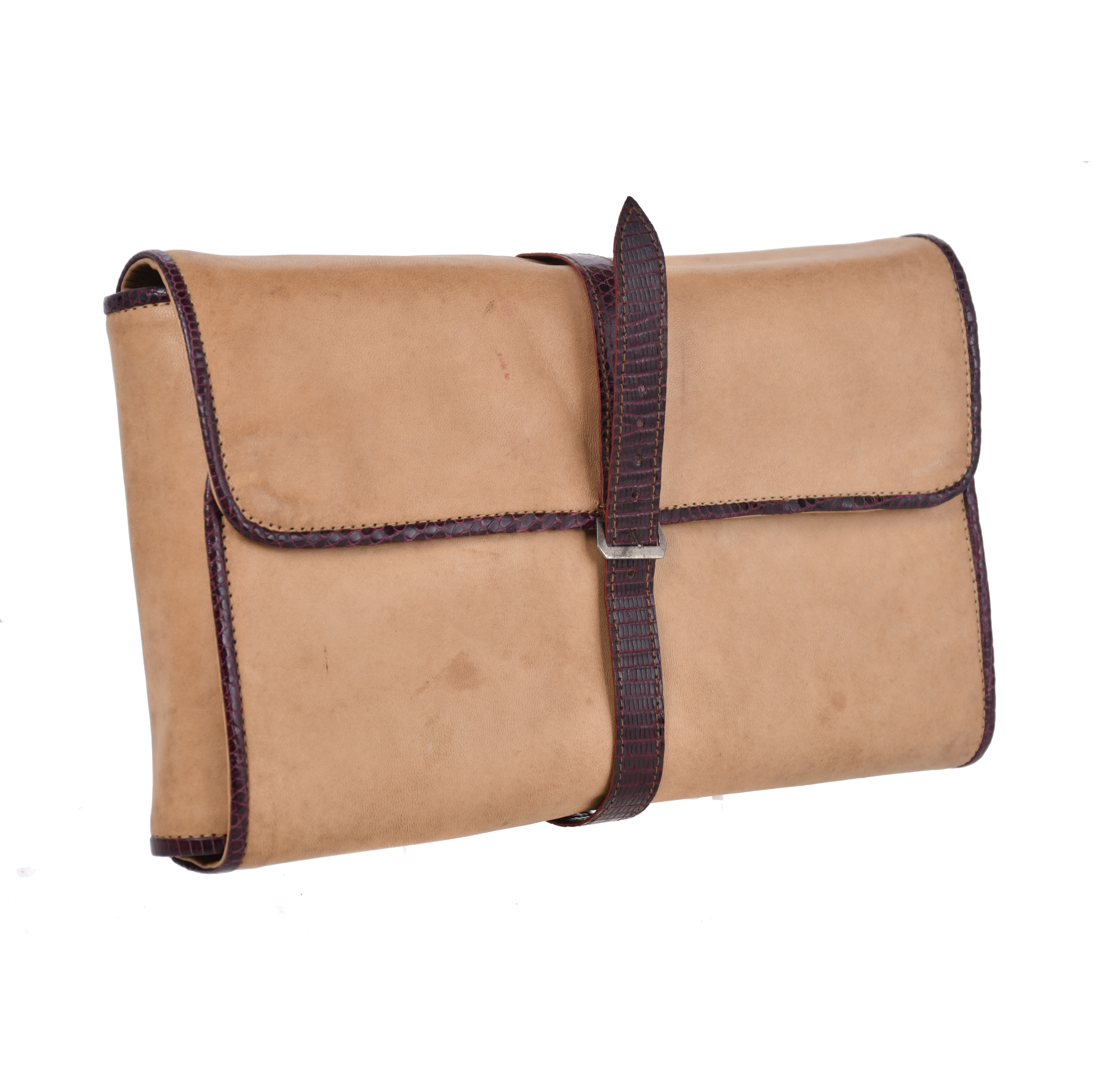 Conjunto de aseo de viaje, med. siglo XX. 