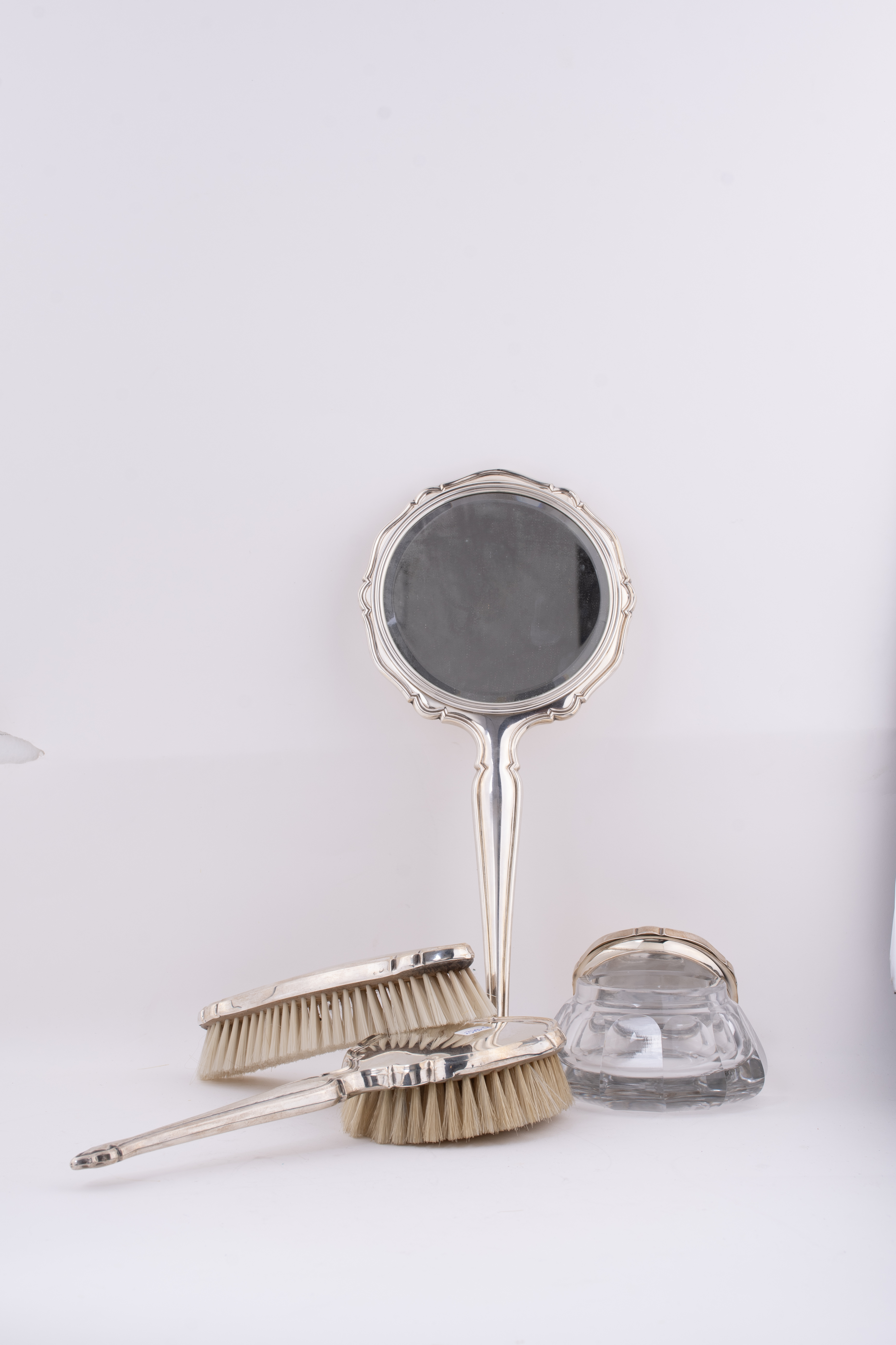 Table vanity set, 20th century.