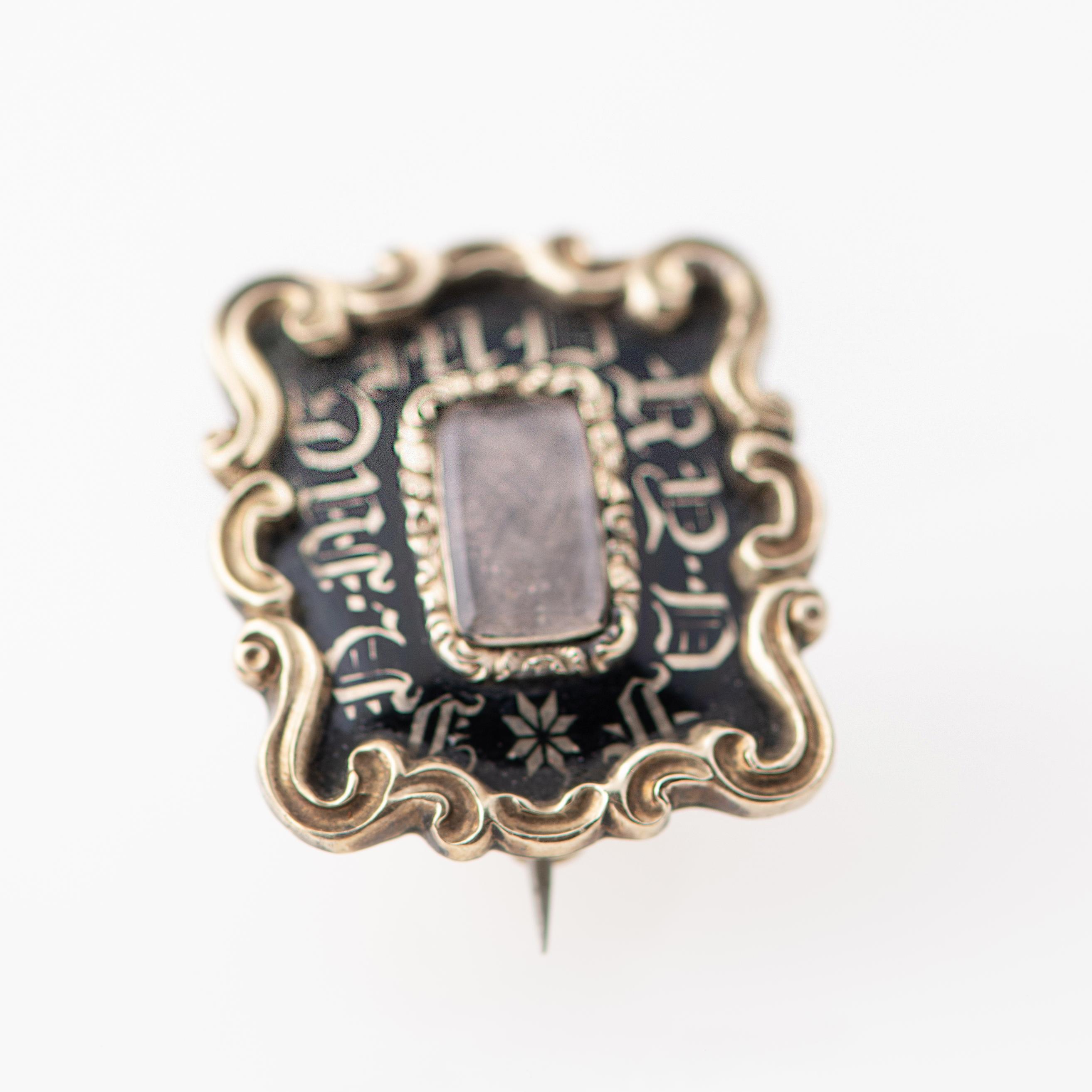 Locket brooch