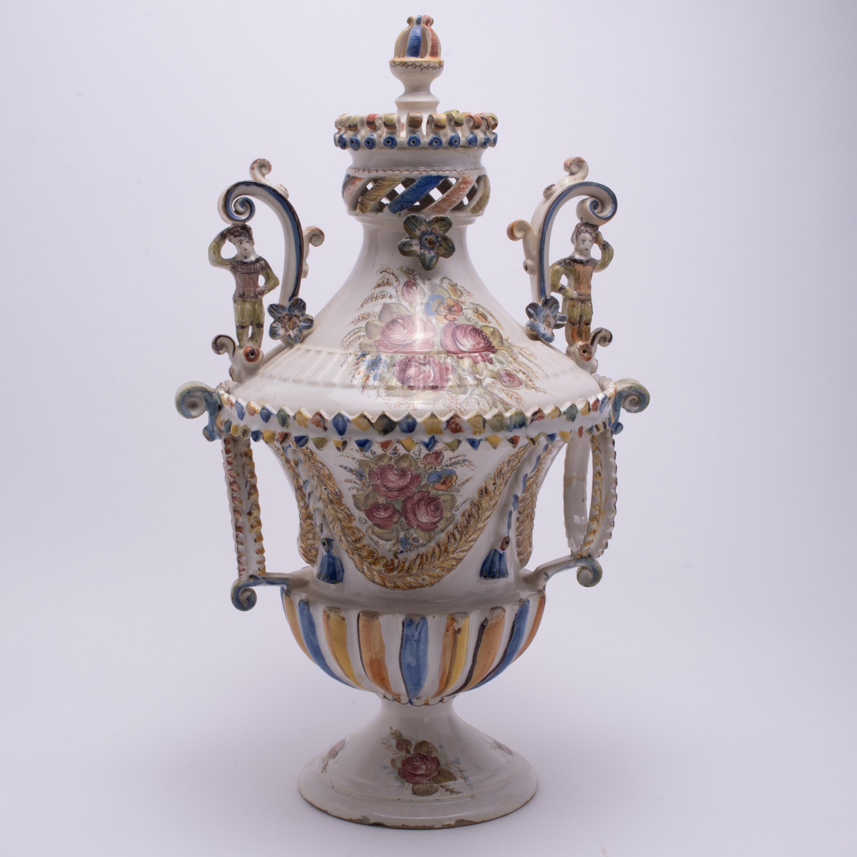 Large vase in Manises ceramic, 20th century.