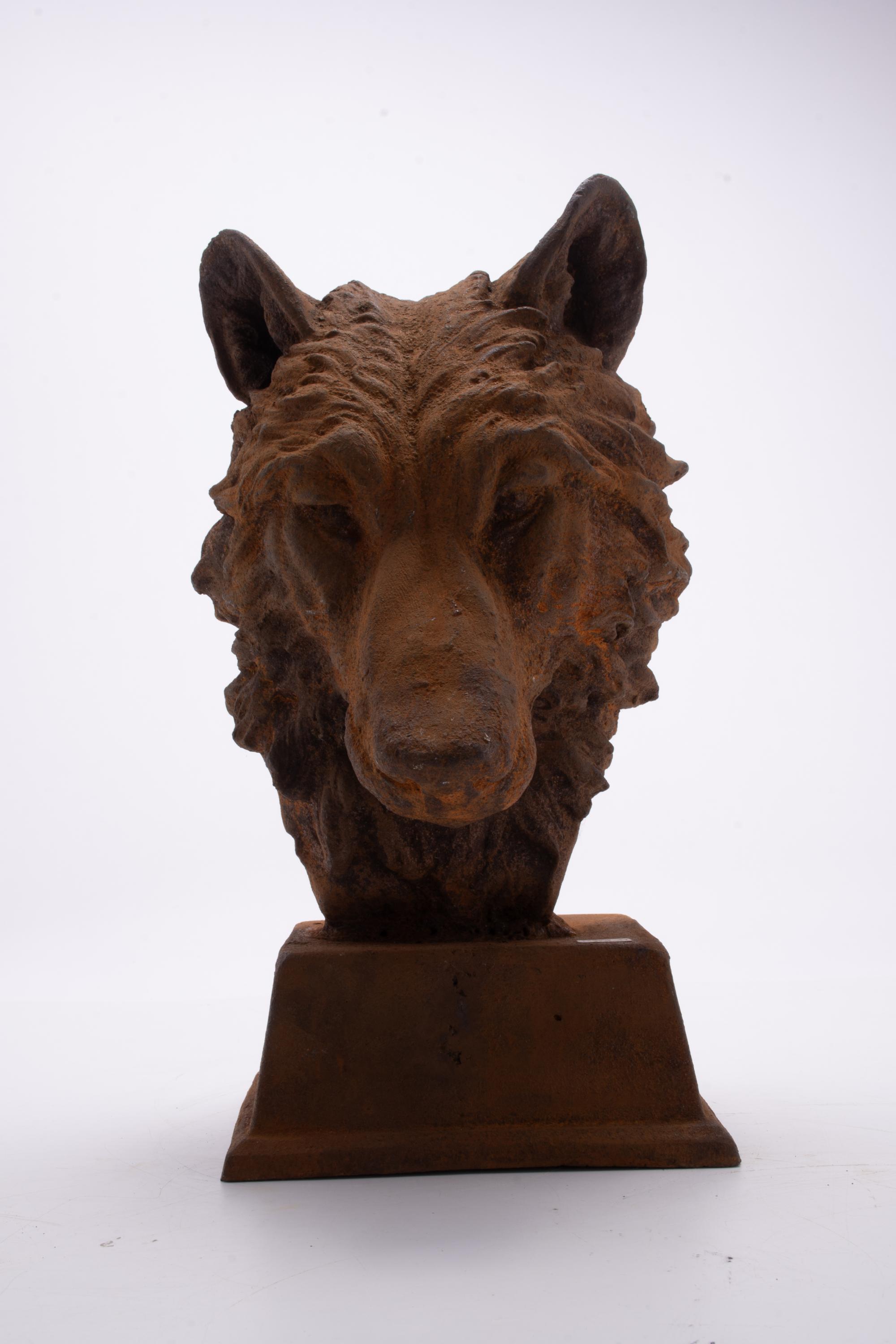 Wolf-shaped garden figure, 20th century.