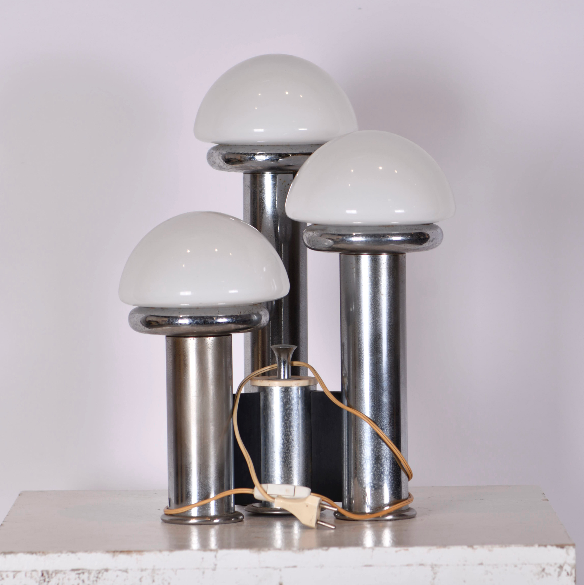 Table lamp after ‘Atomium’ models.