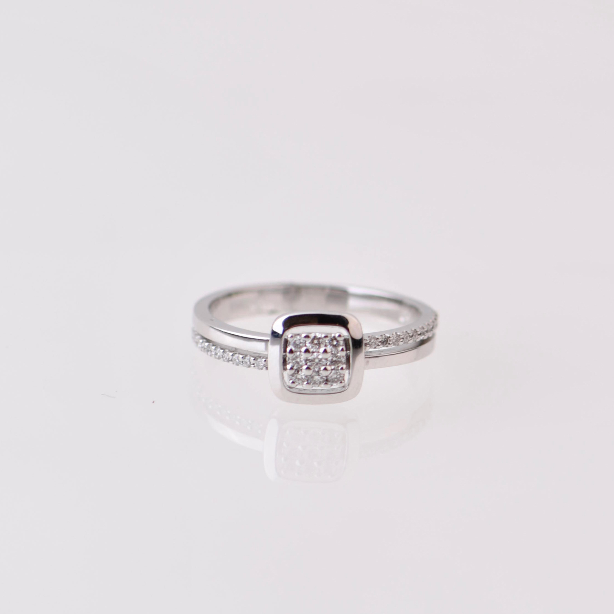 Diamonds ring