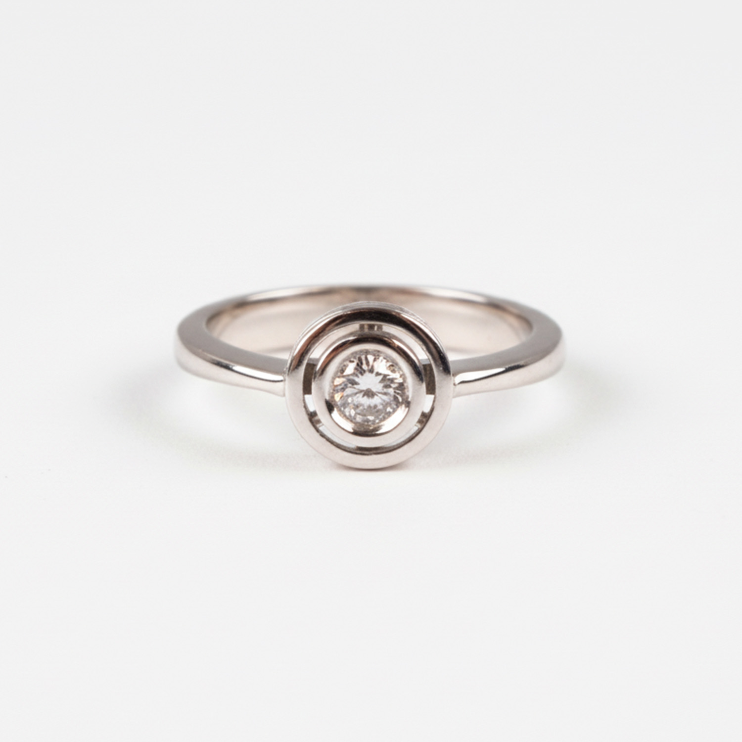 Solitaire ring