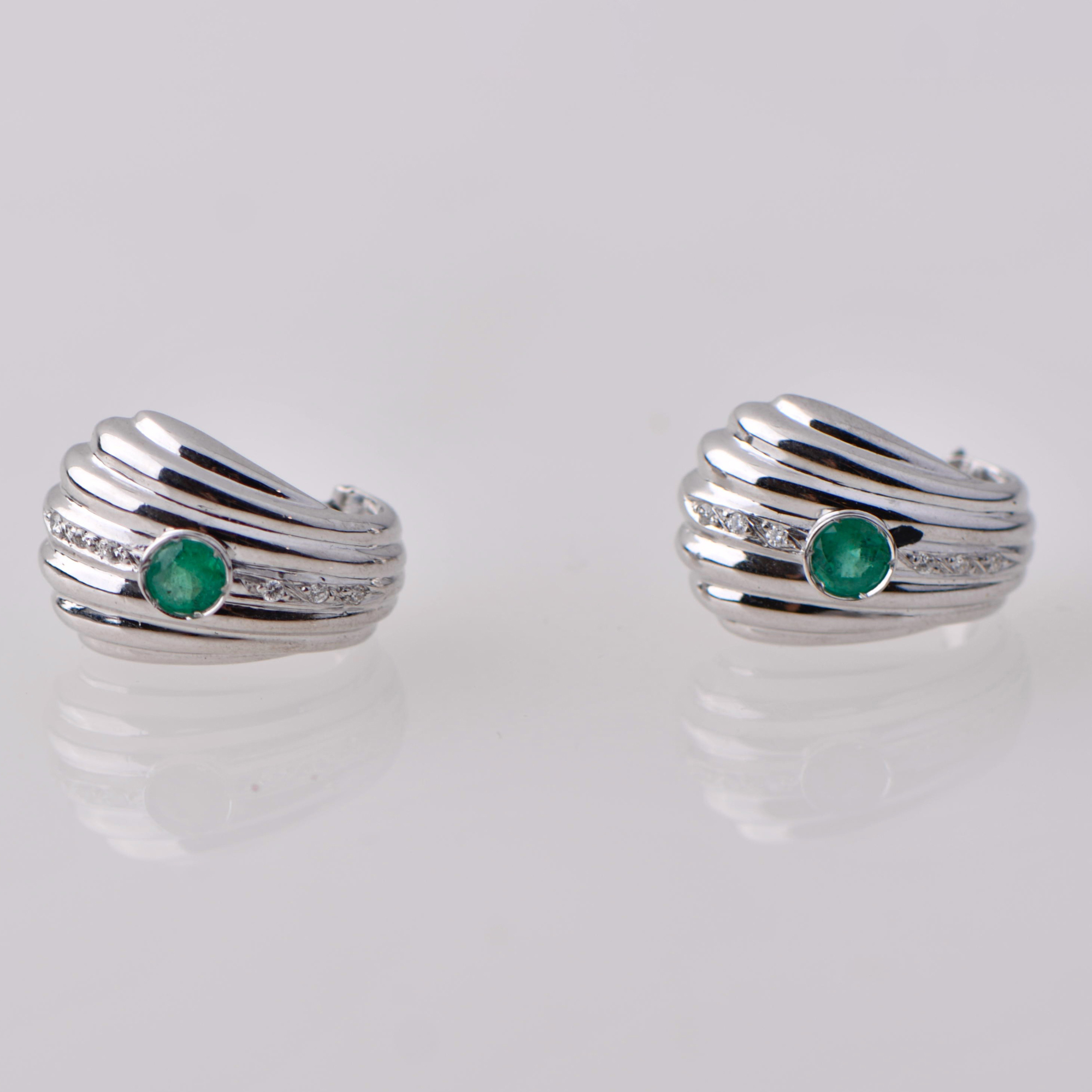 Fan earrings