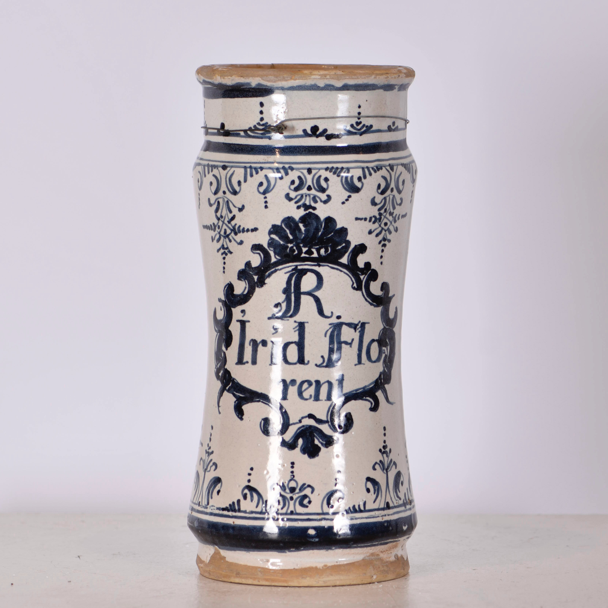 Catalan pharmacy jar, 18th century.