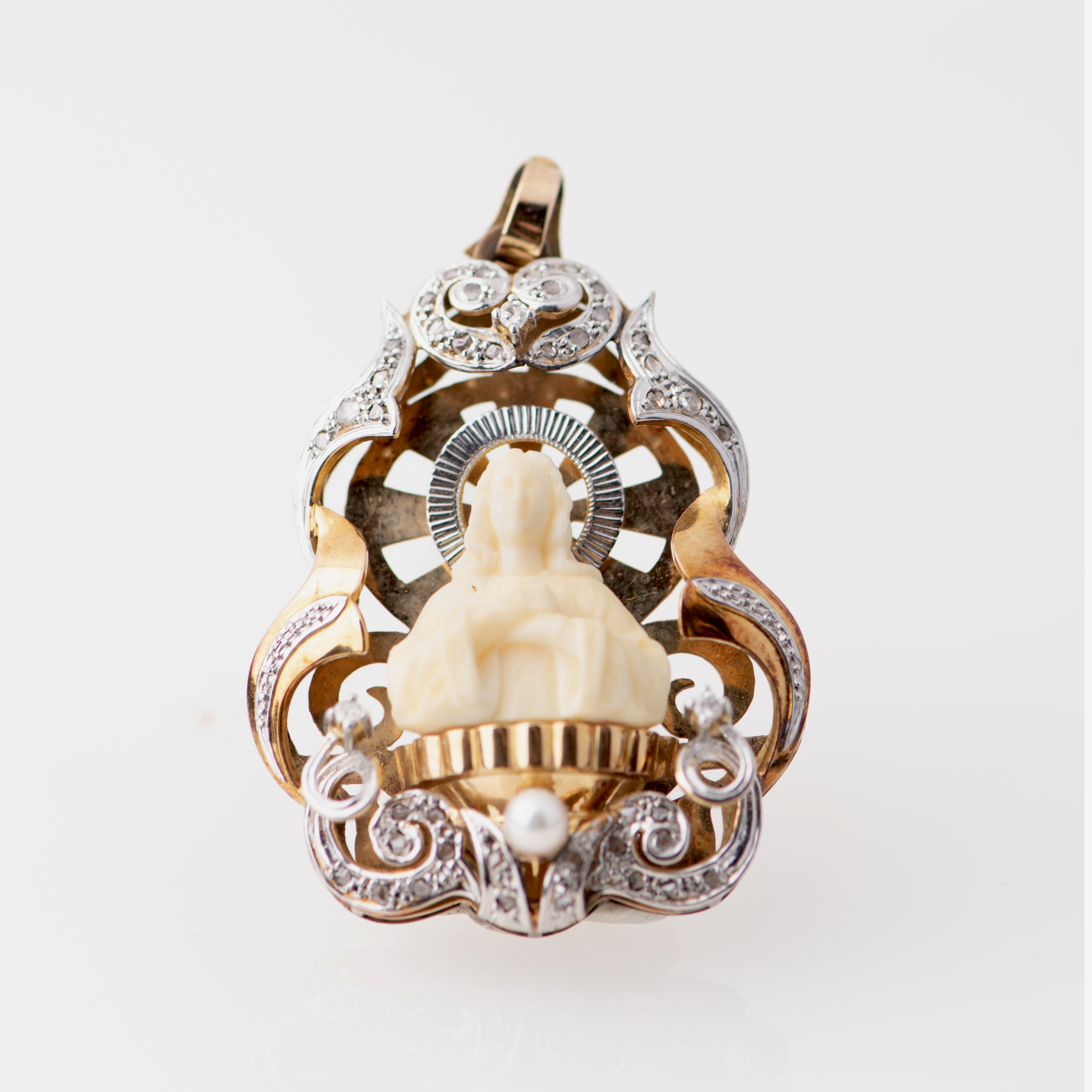 Modernist style devotional pendant, 1940&#39;s.