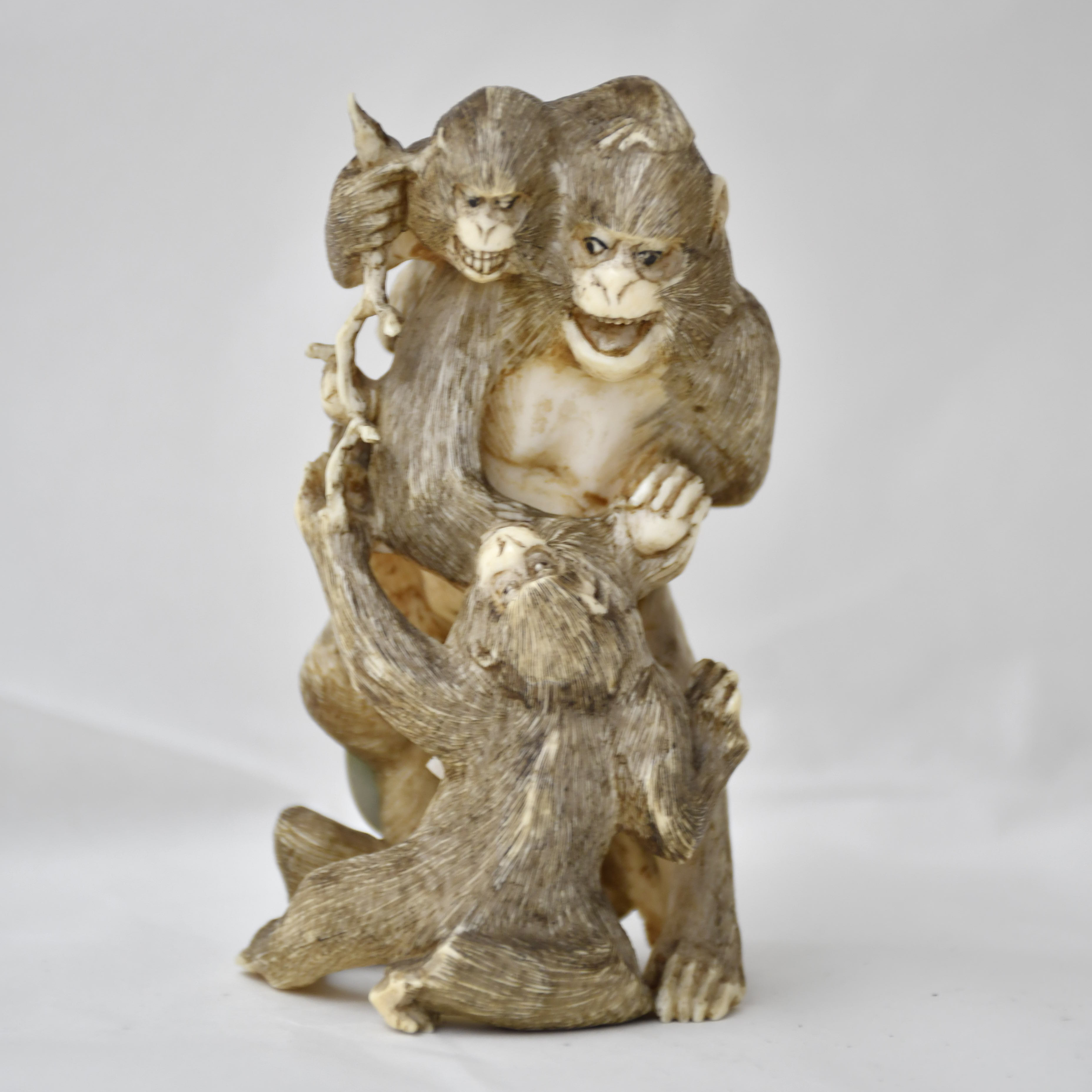 19TH CENTURY JAPANESE SCHOOL. Okimono with monkeys