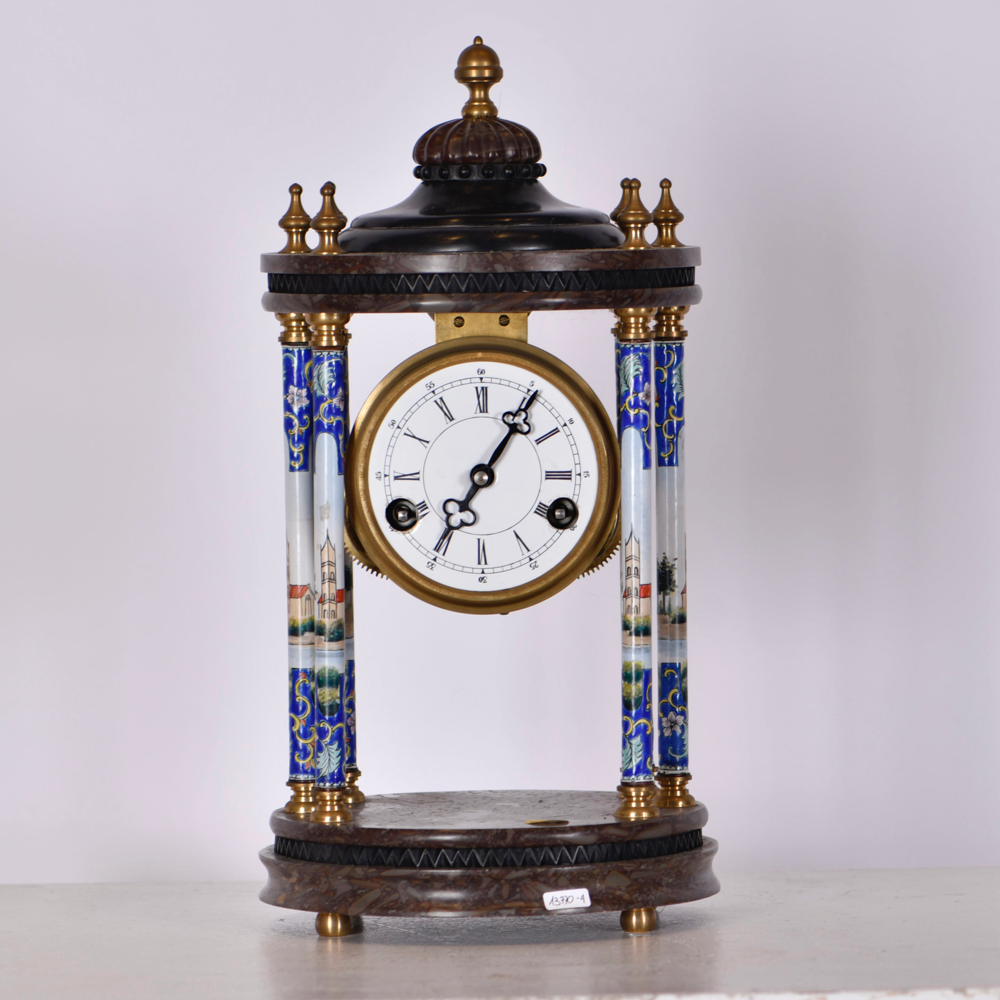 SIGUIENDO MODELOS VIENESES, reloj esmalte.