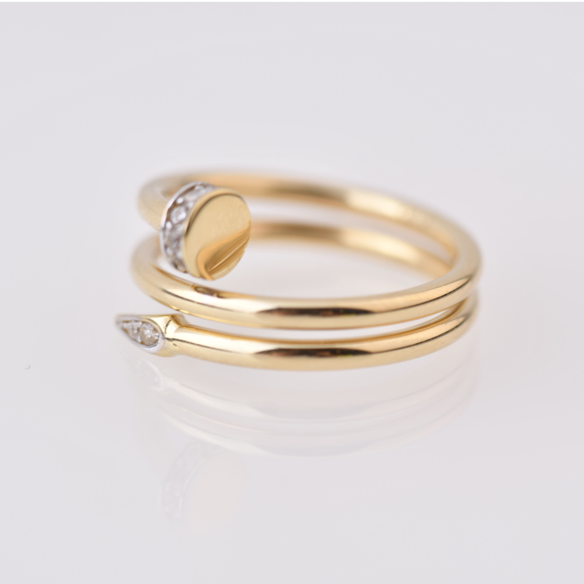 Nail-like ring