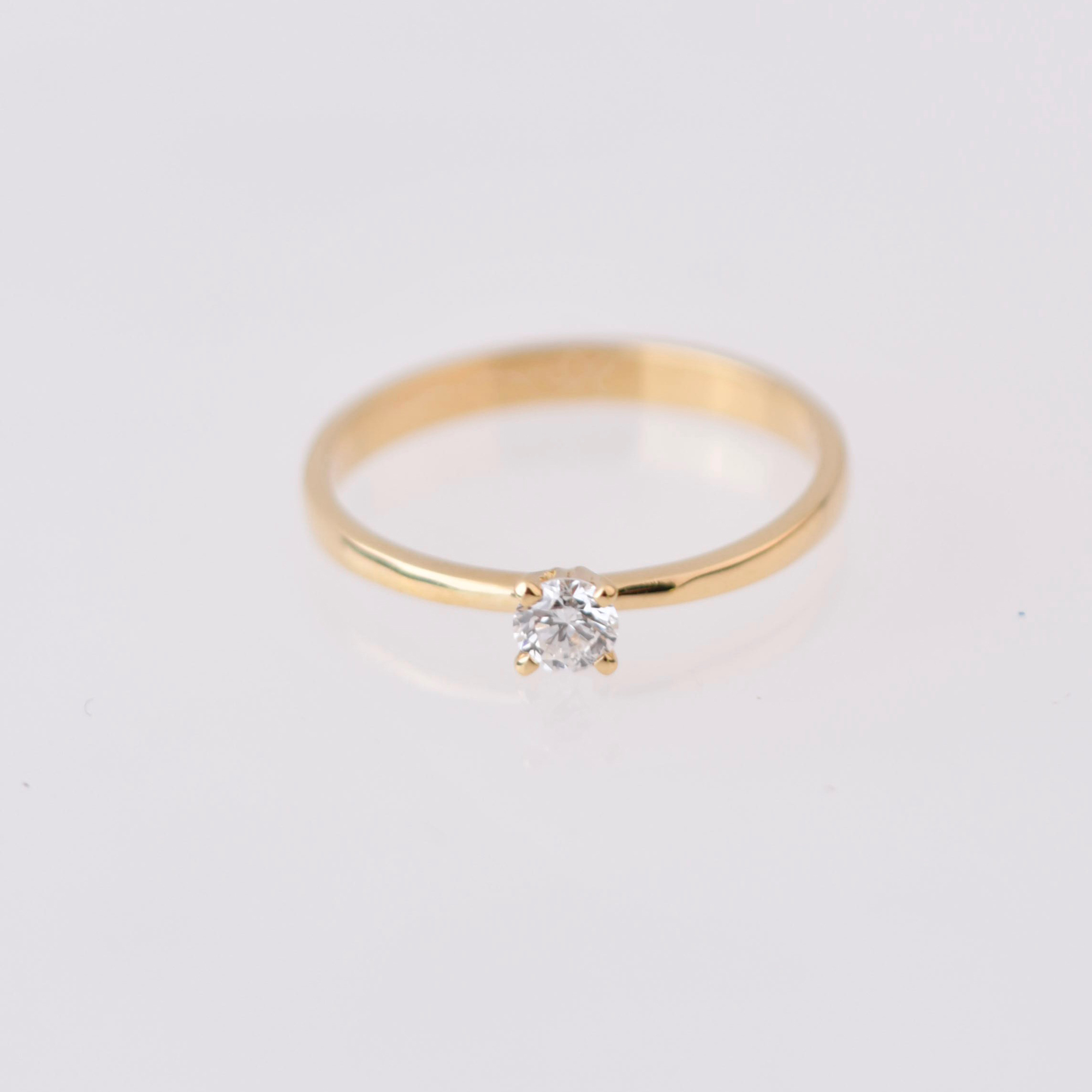 Solitaire ring