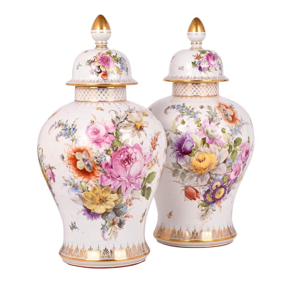 MANUFACTURA CARL THIEME, pareja de jarrones alemanes de Saj