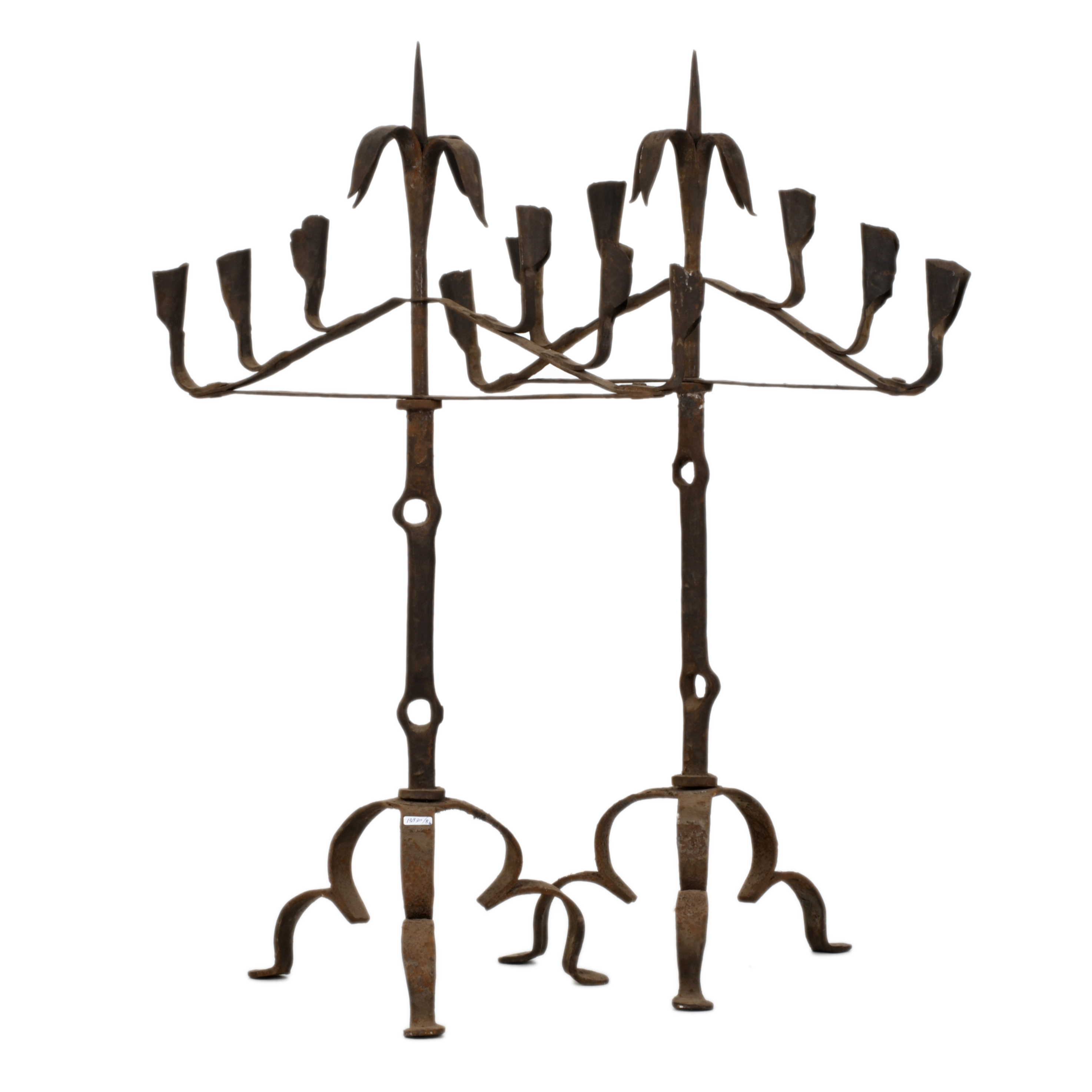 Candeabros, en estilo vernacular