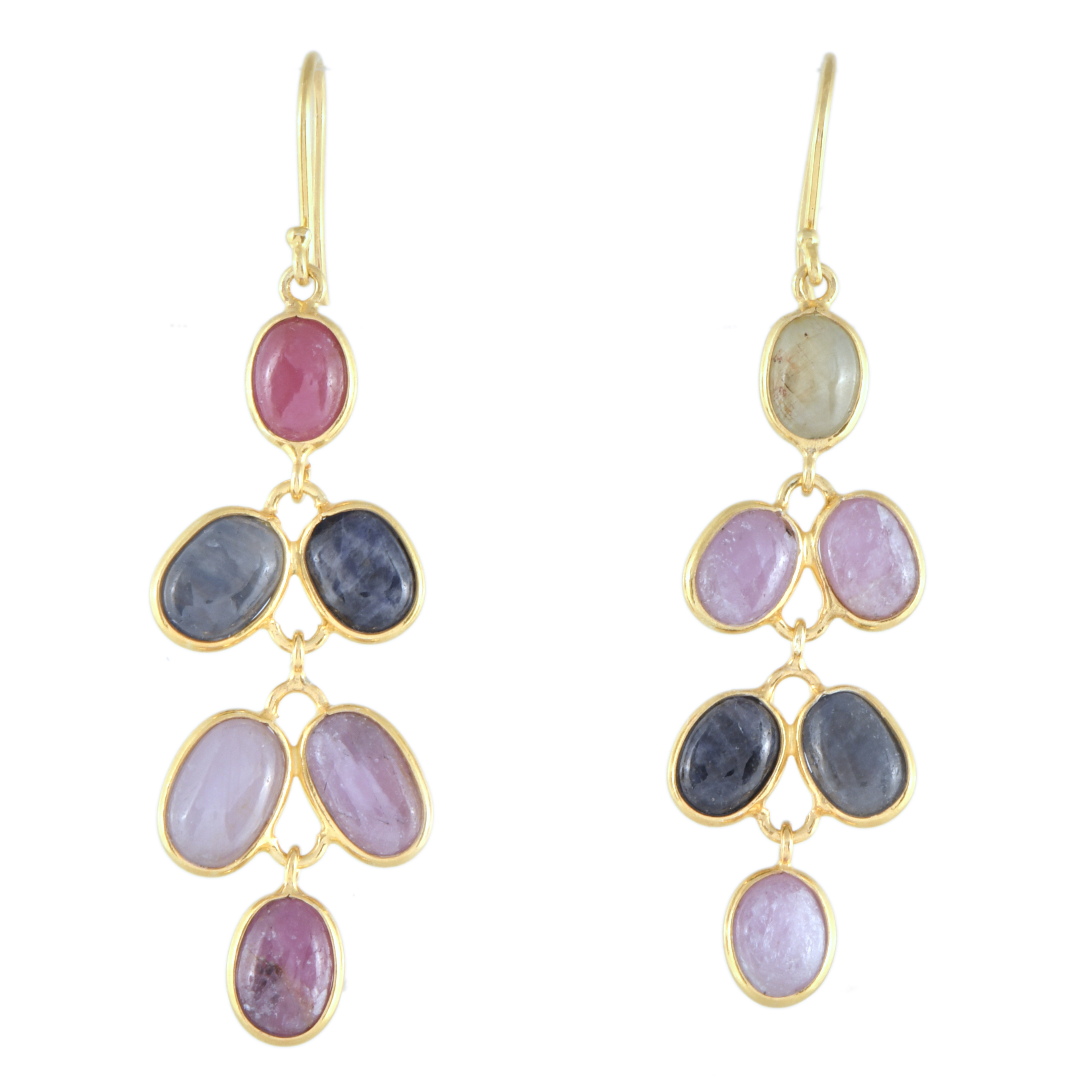 Pendientes largos con zafiros multicolor.