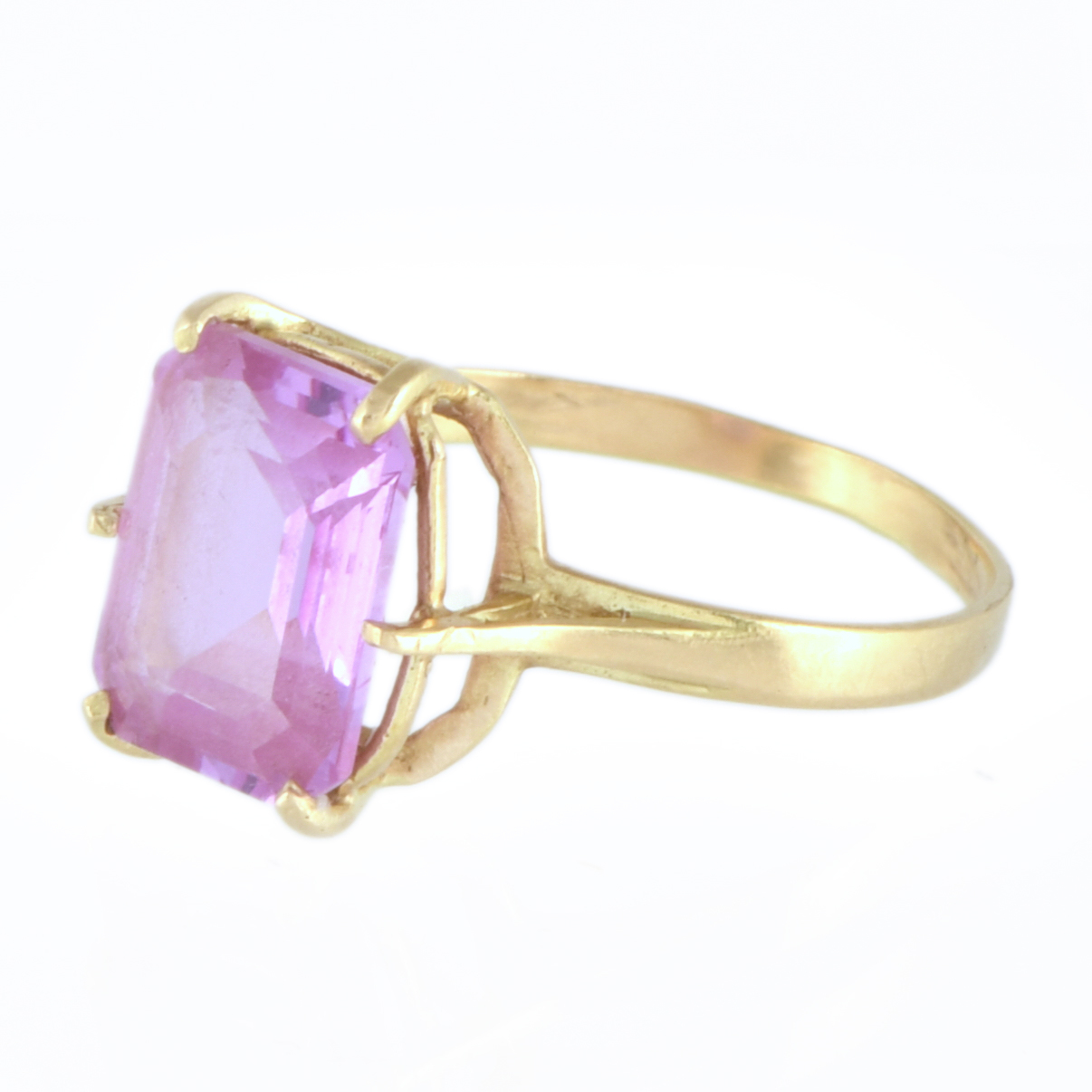 Anillo con amatista rosa de francia.