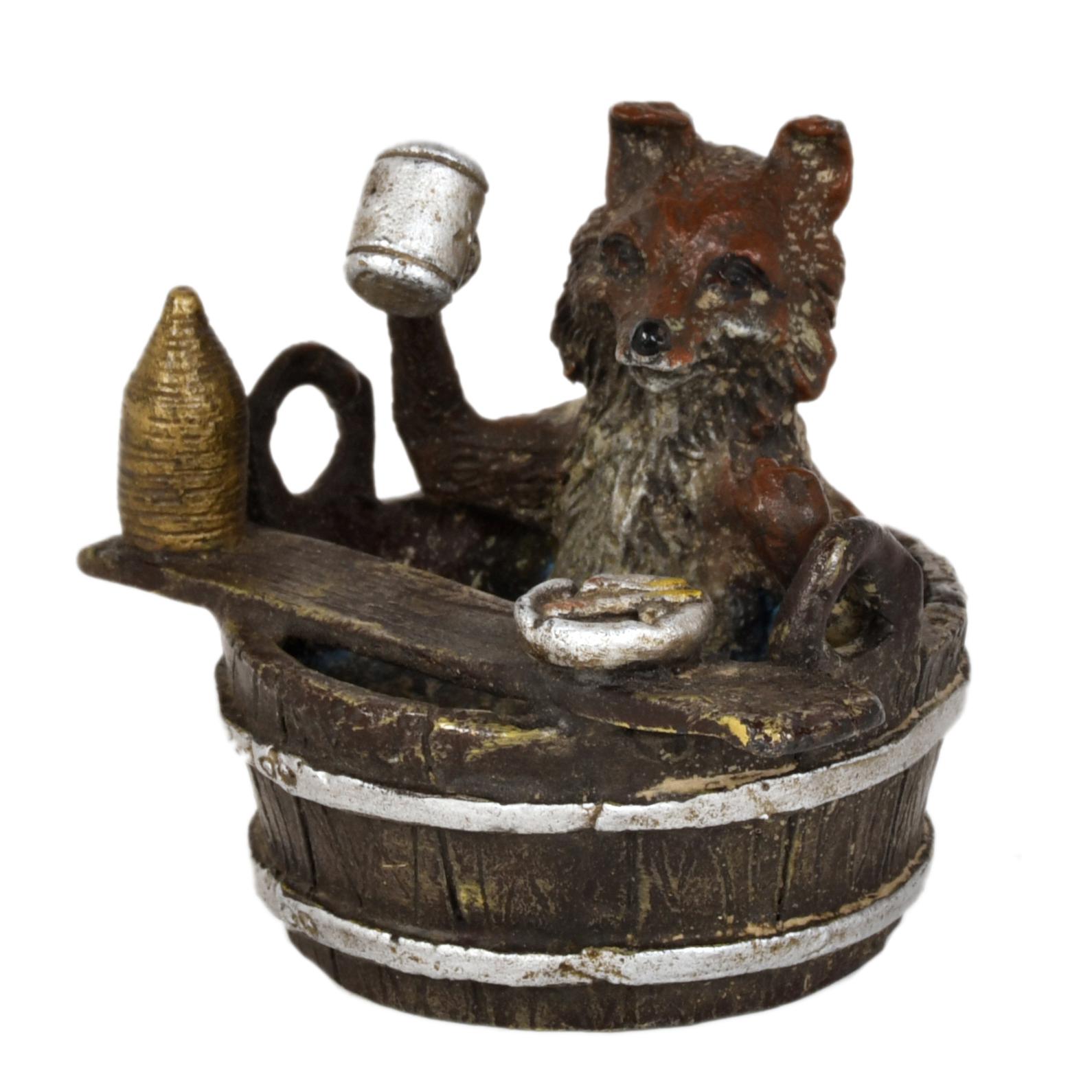 SIGUIENDO MODELOS DE FRANZ BERGMAN, figura de zorro en bañe