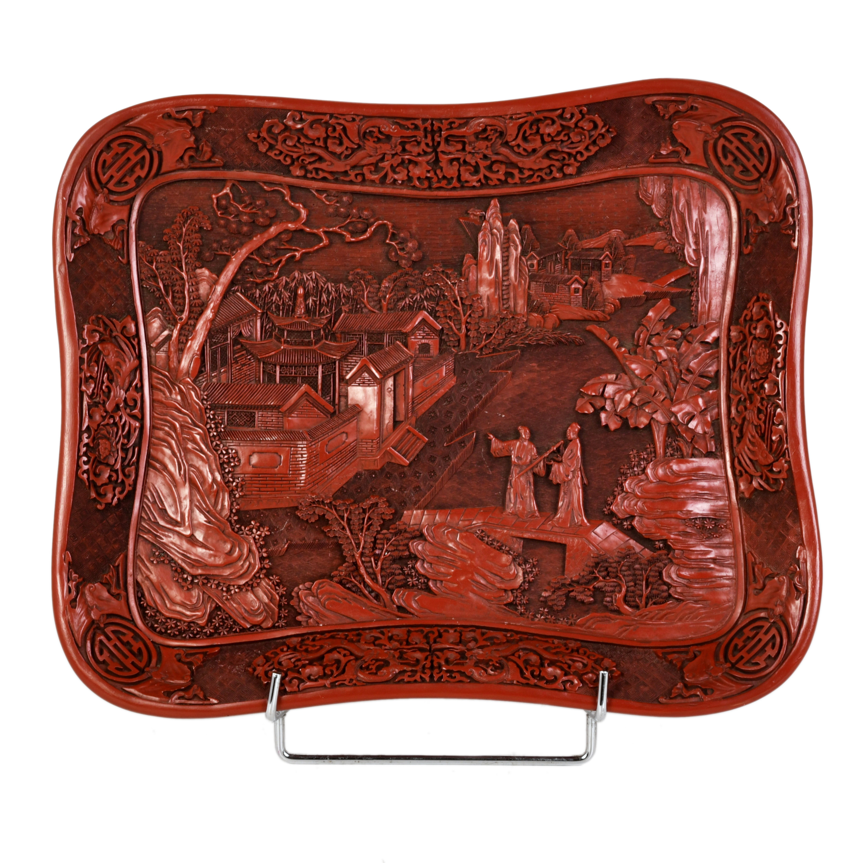 ESCUELA CHINA, SIGLO XX. Bandeja portadora