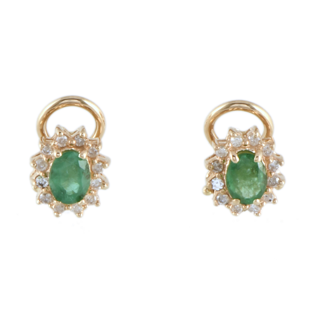 Pendientes con esmeraldas y rosetón de diamantes.