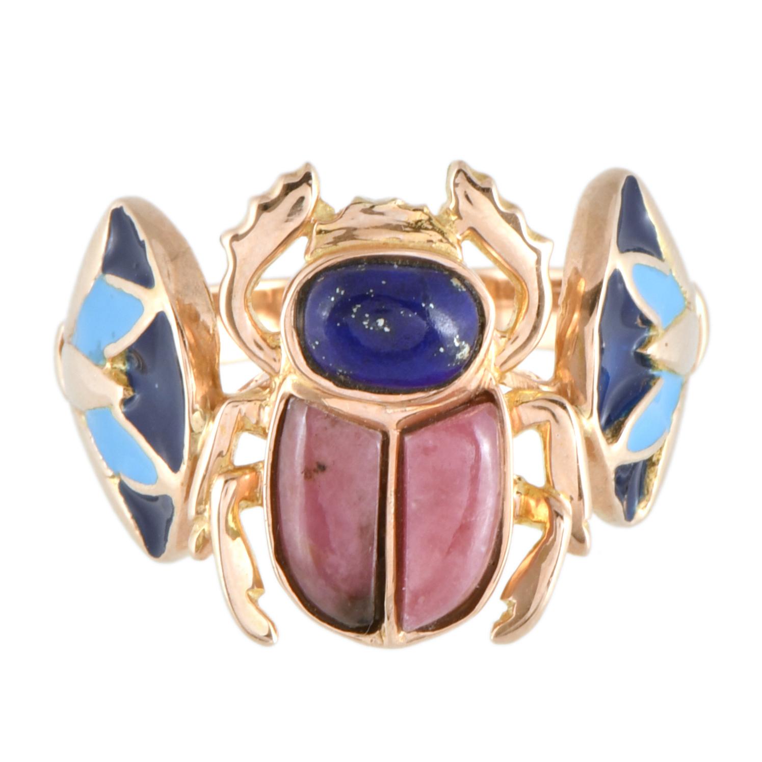 Anillo siguiendo modelos egipcios en forma de escarabajo co