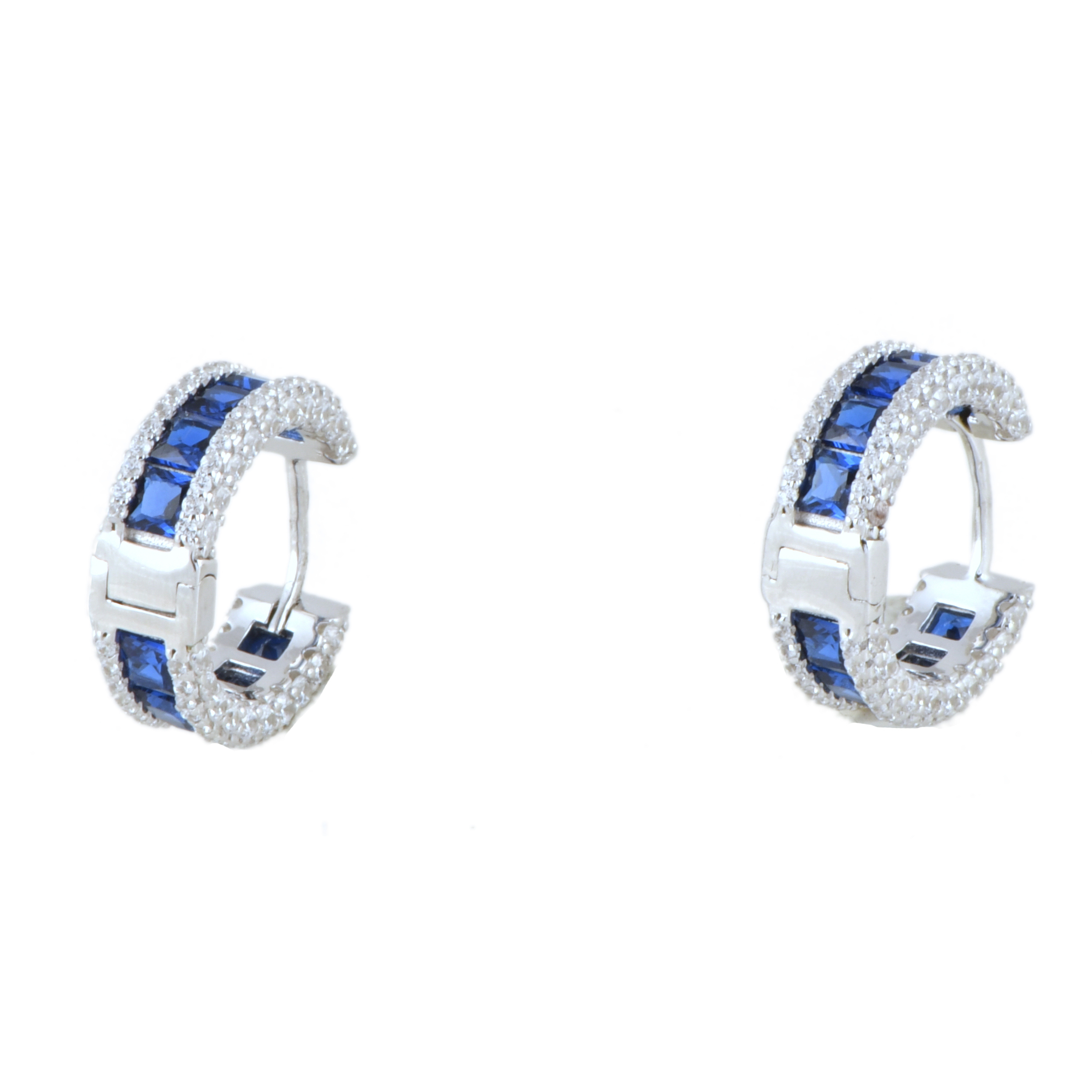 Pendientes aretes con cuarzo azul y circonitas.