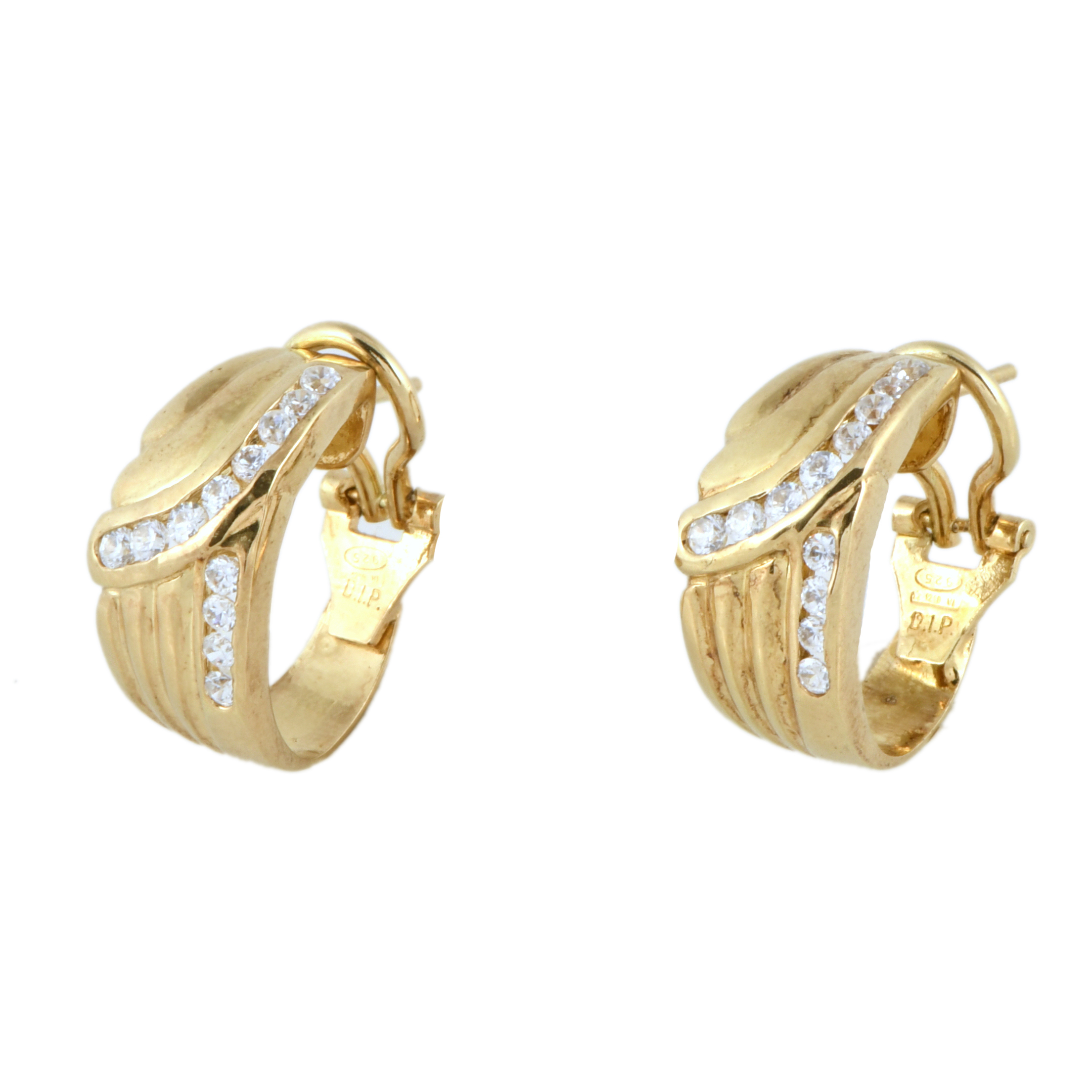 Pendientes anchos con circonitas.