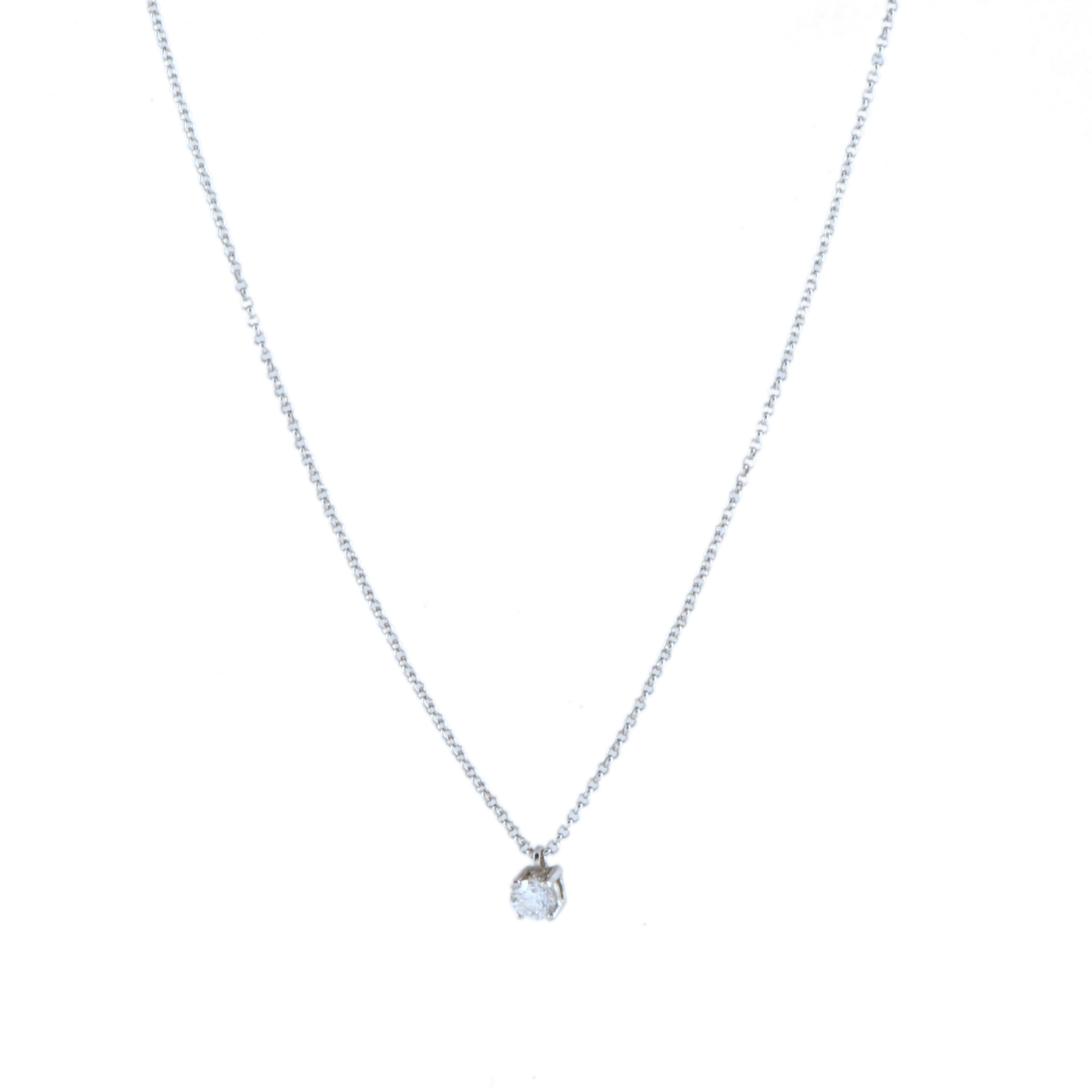 Collar y colgante con solitario de diamante