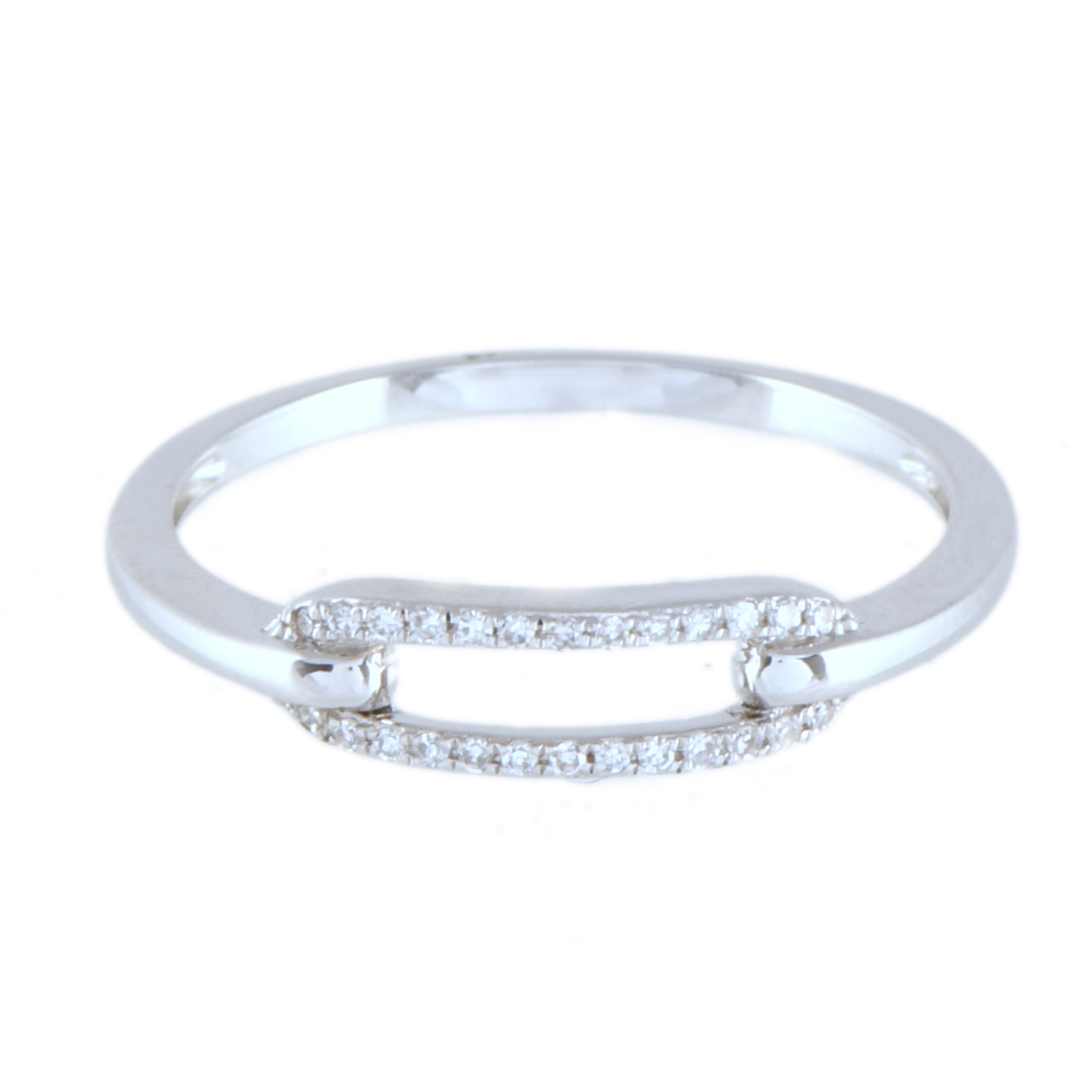 Sortija con doble carril de diamantes.