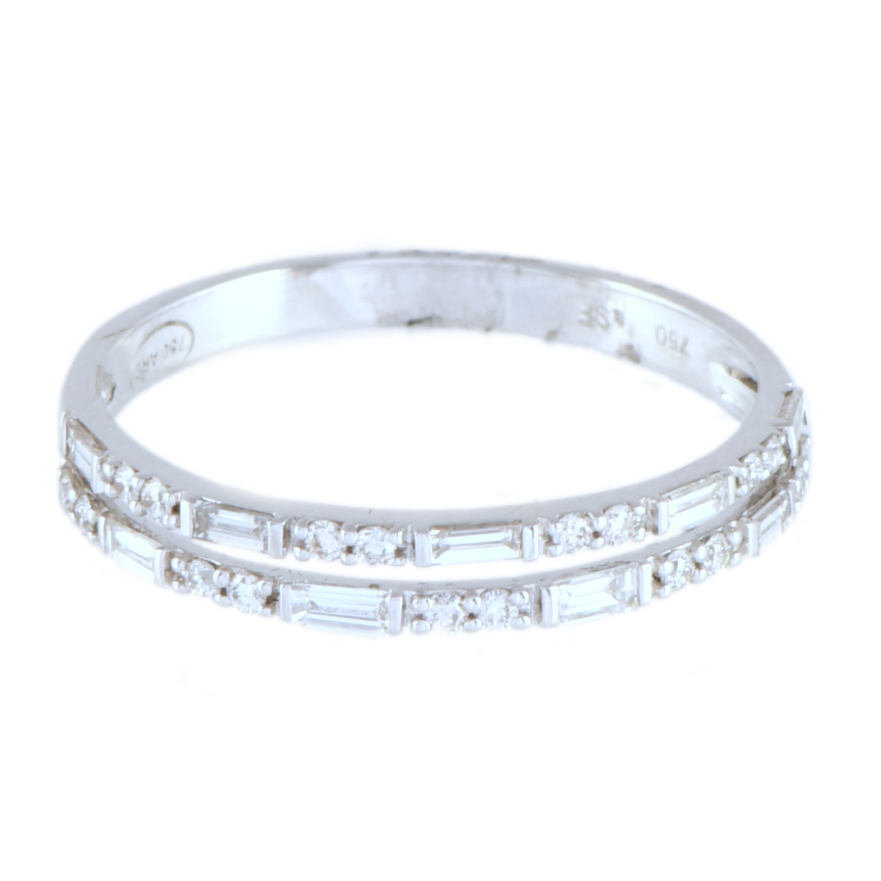 Sortija con doble carril de diamantes.