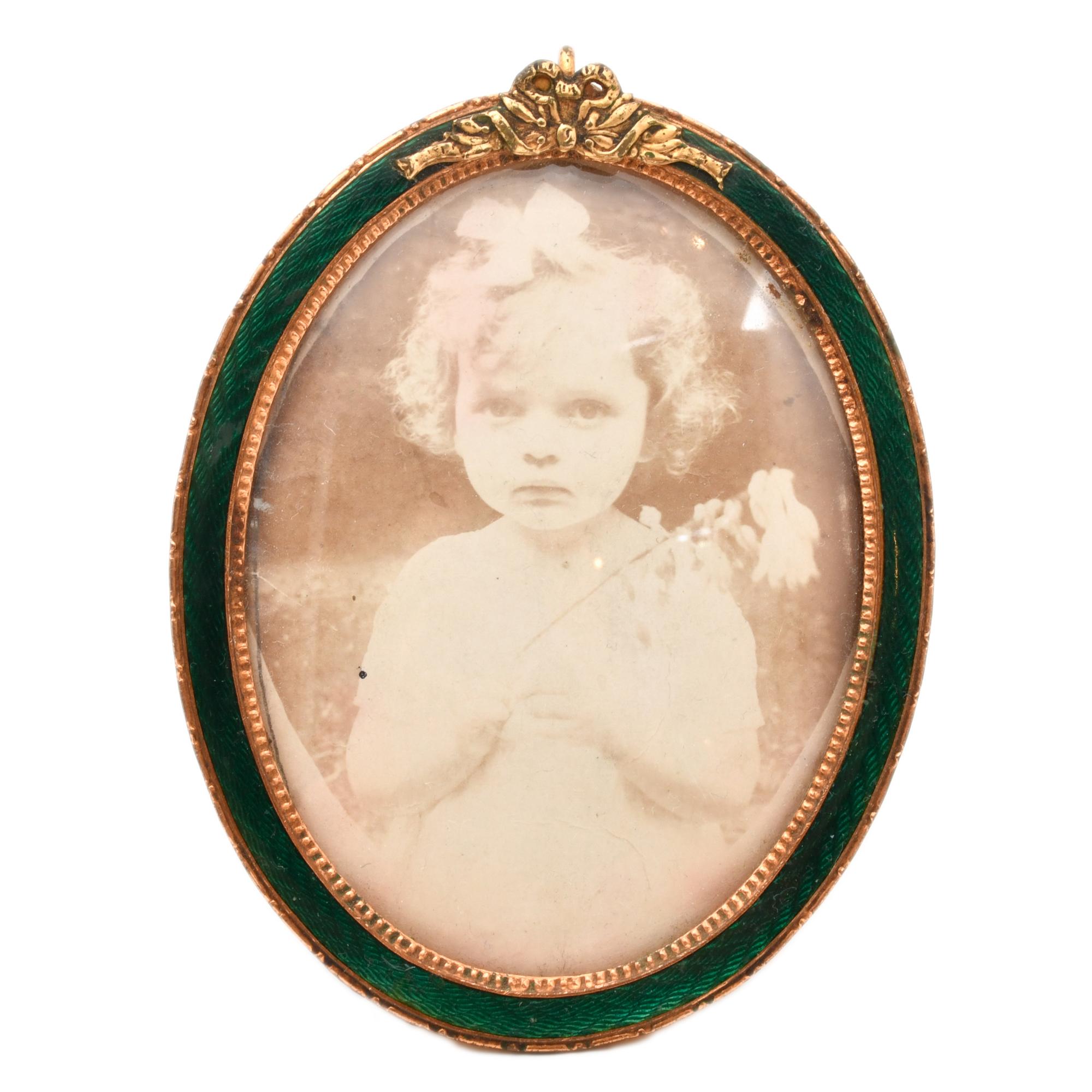 SIGUIENDO MODELOS DE FABERGÉ. Marco.