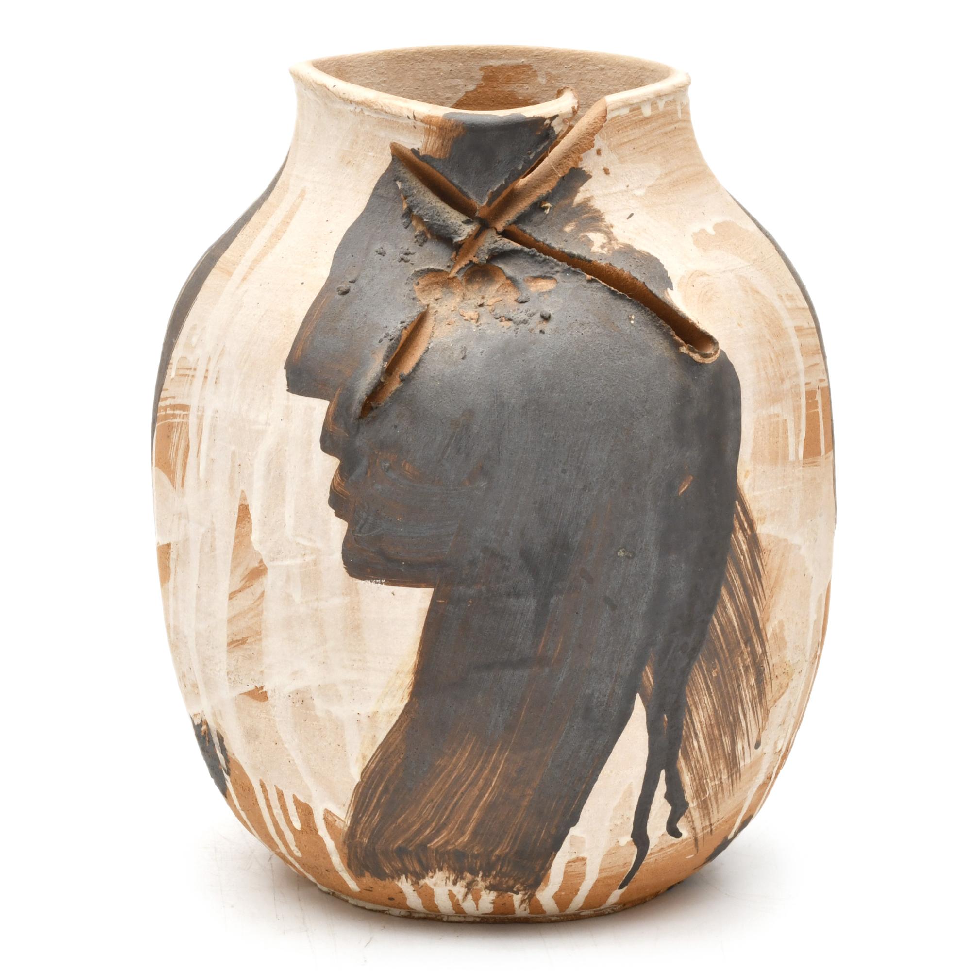 AGUSTÍ PUIG (1957). Ceramic vase painted with faces in prof