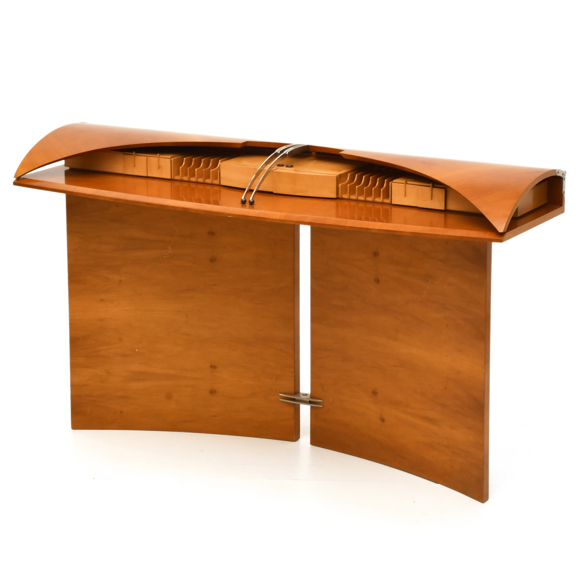 JAUME TRESSERRA (BARCELONA, 1943) ‘Butterfly’ desk.