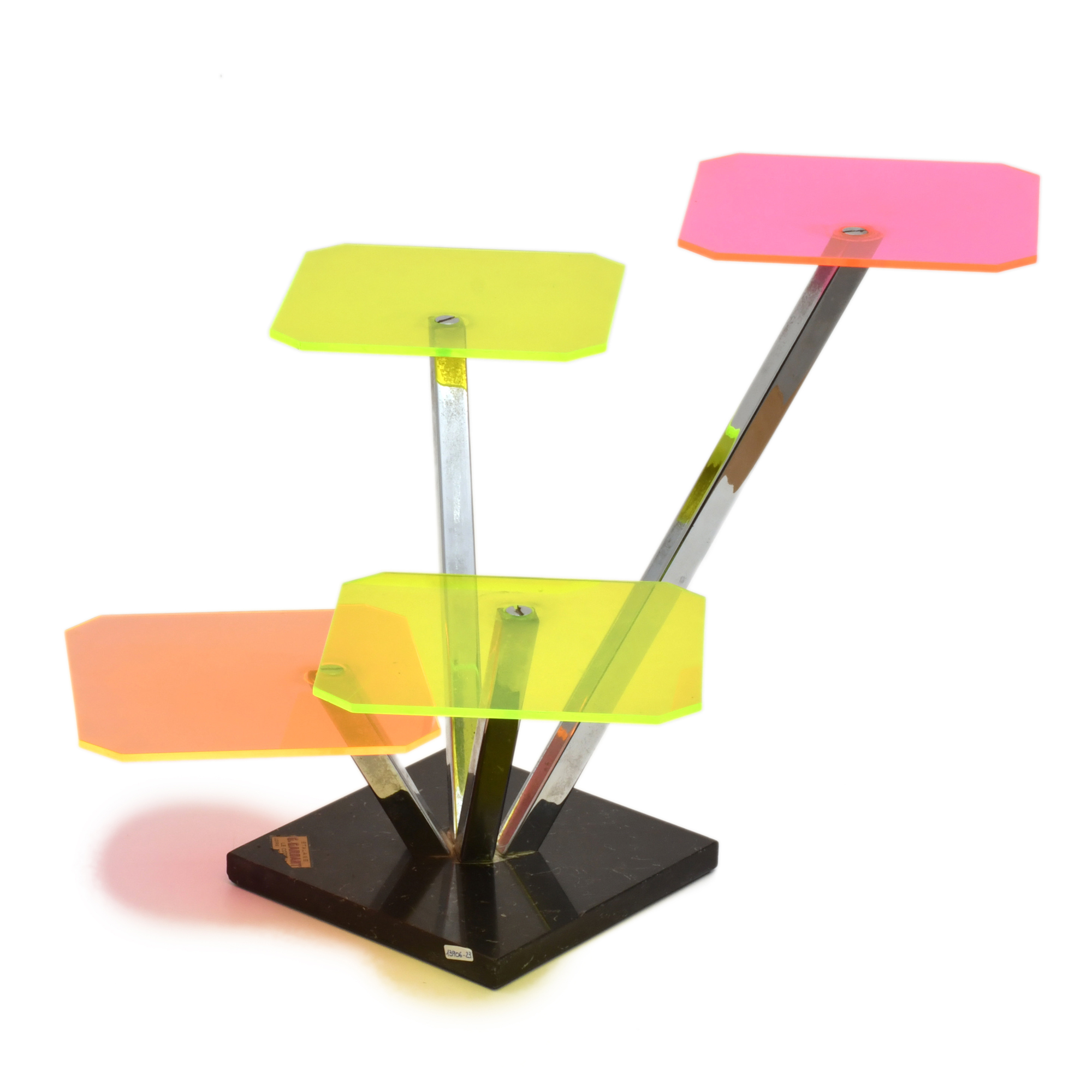 SIGUIENDO MODELOS DE LA ESCUELA DE MEMPHIS, bandeja auxilia