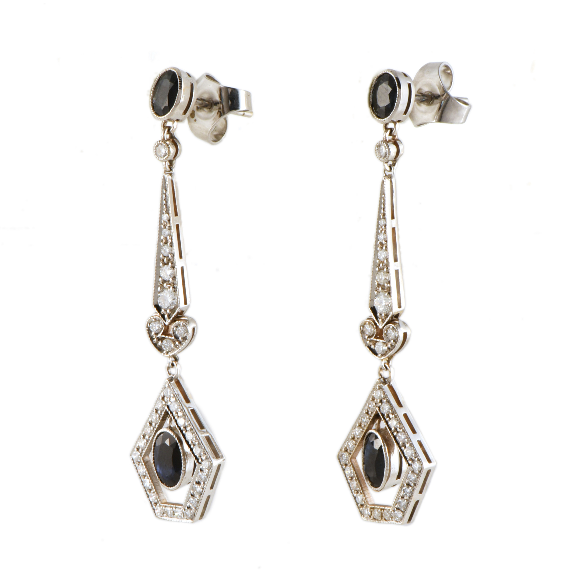Pendientes largos estilo art déco con diamantes y zafiros.
