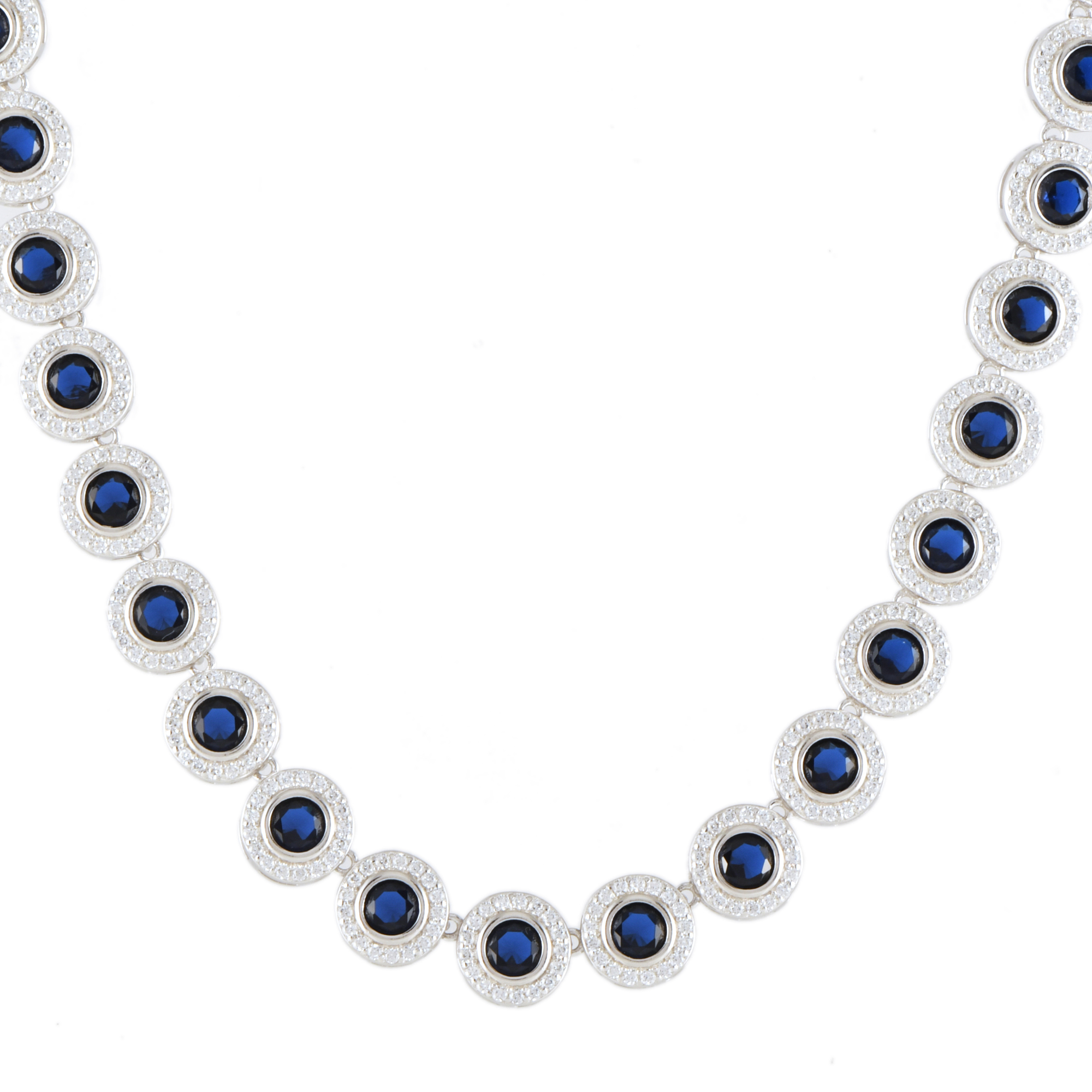 Choker with blue quartzes and zircons rosettes.