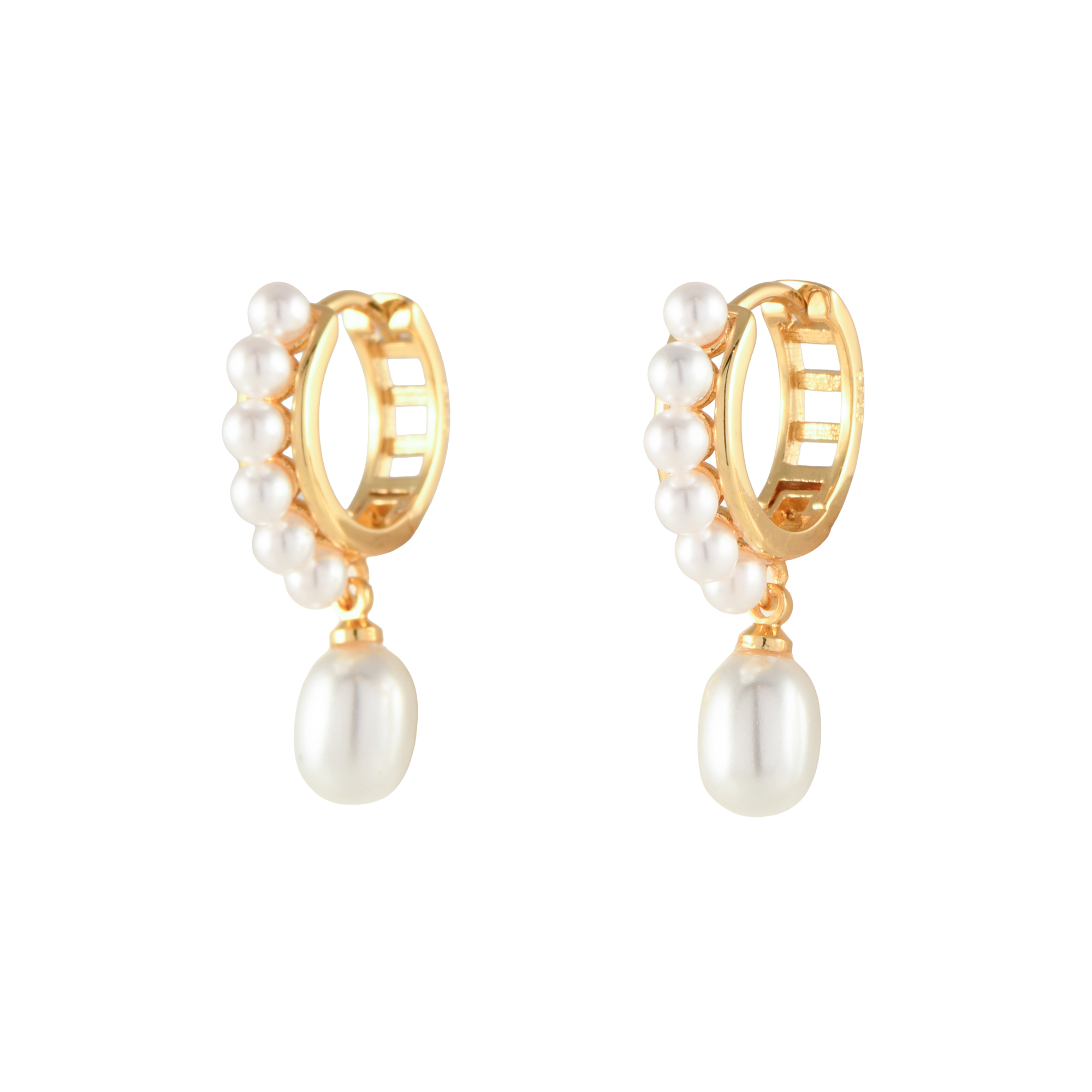 Hoop earrings with pearls and pendant pearl.