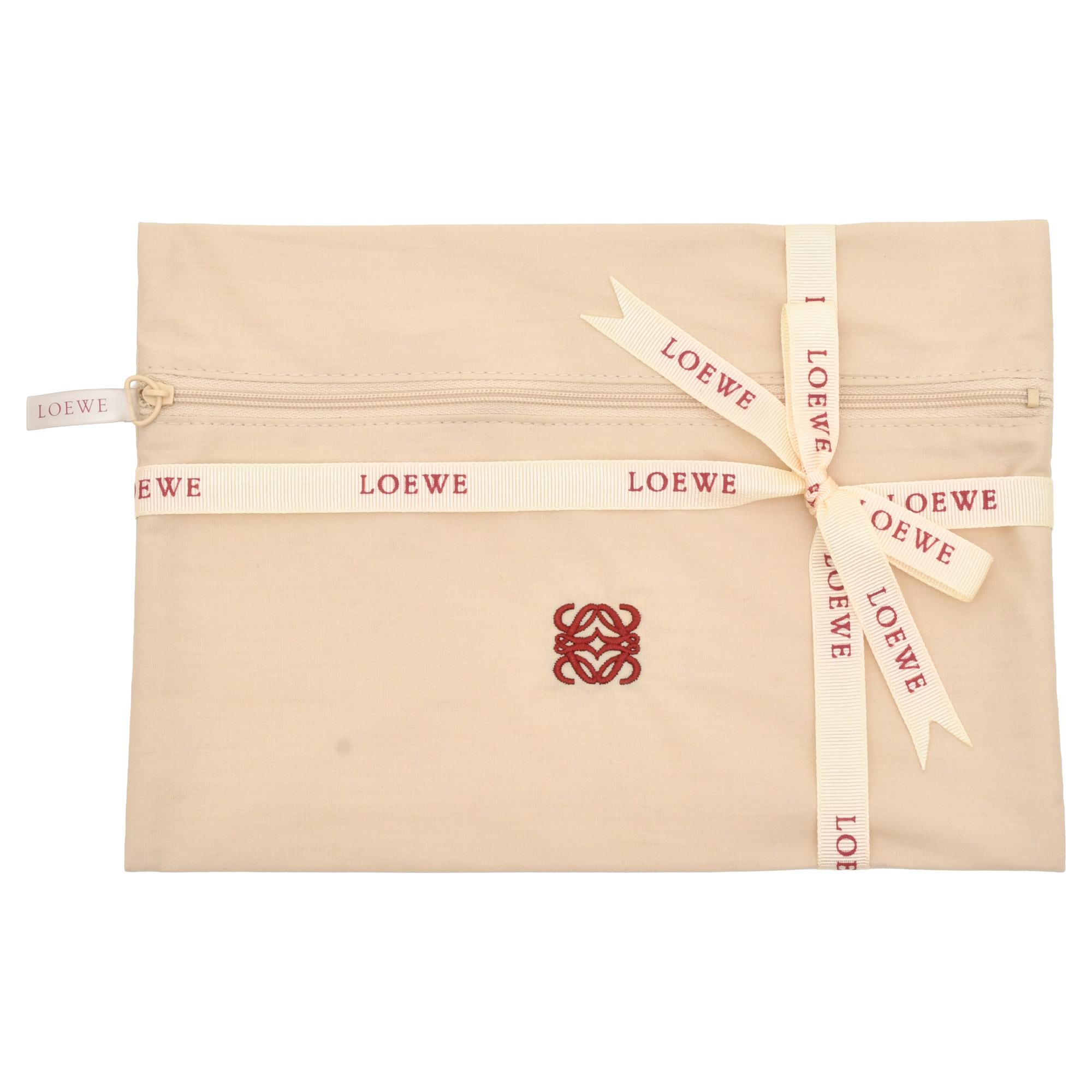 LOEWE.  Case.