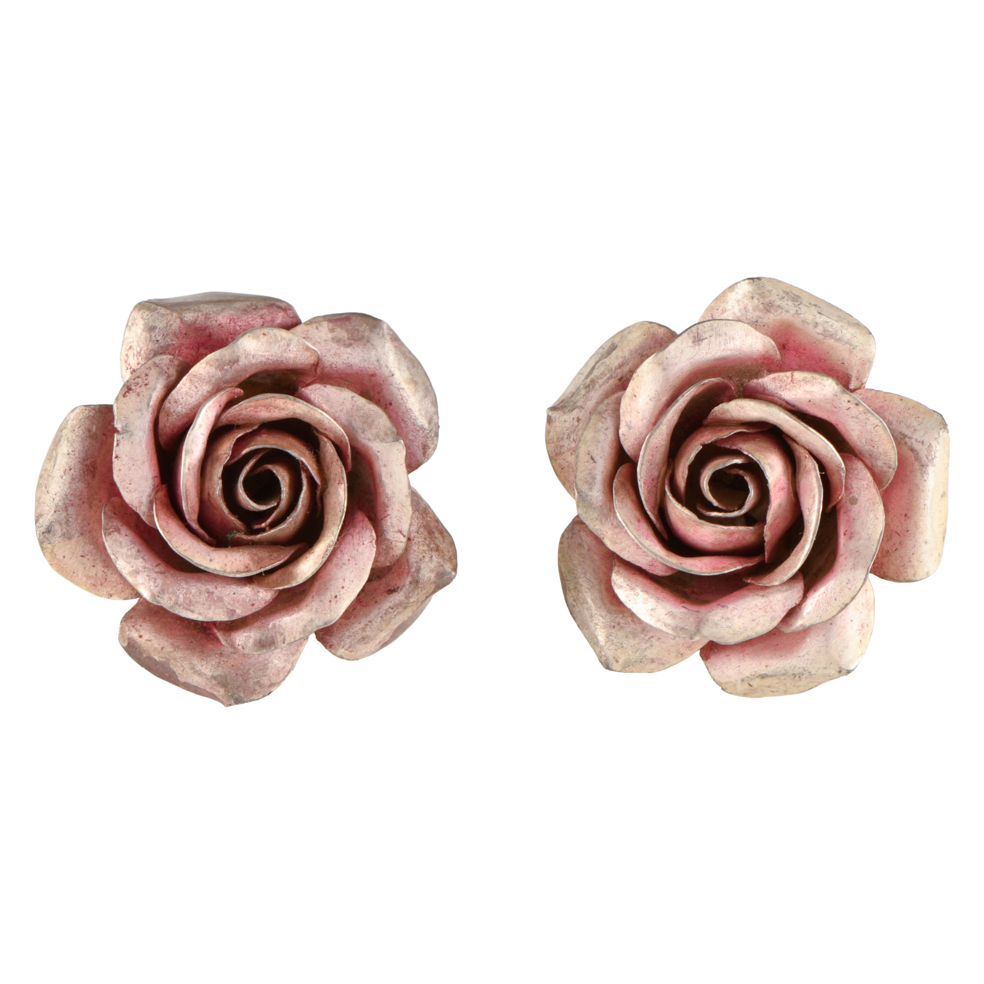 Rose-shaped earrings.