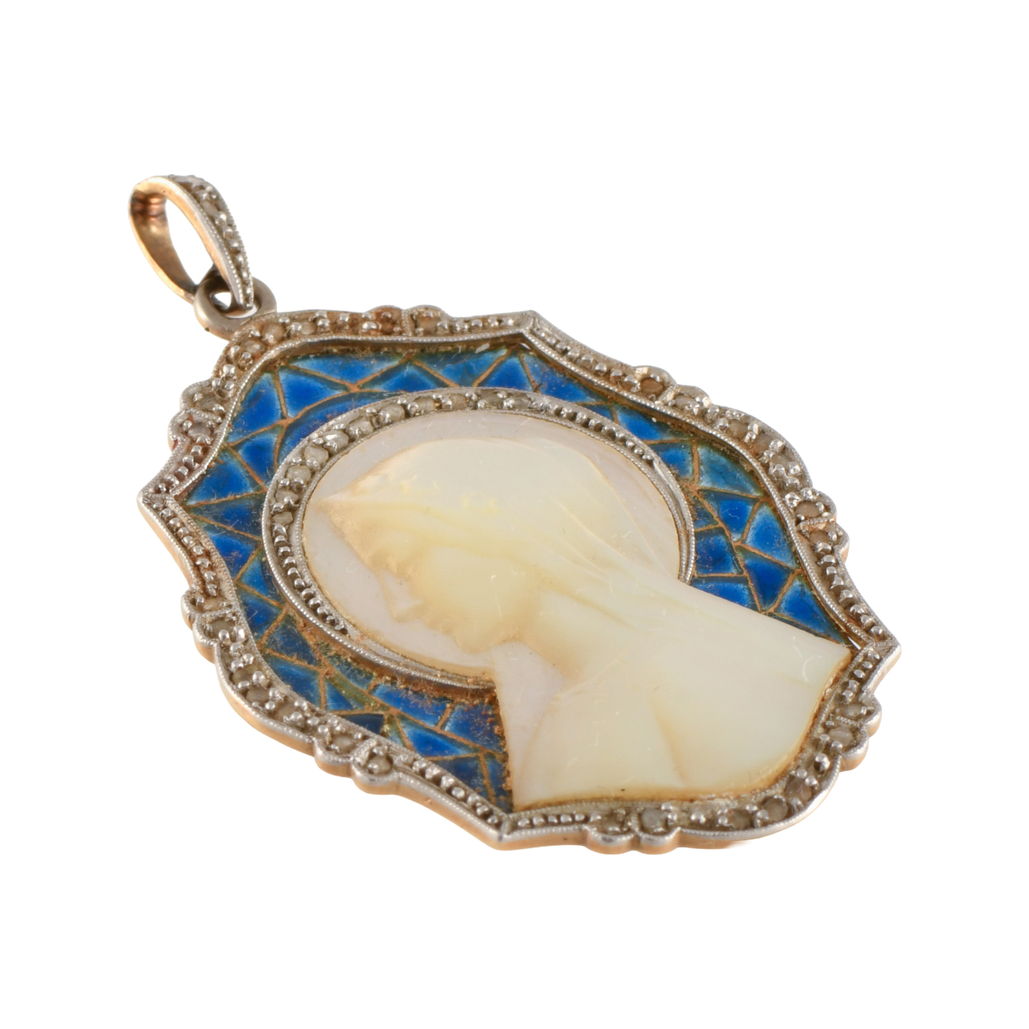 Devotional pendant with the image of Madonna.