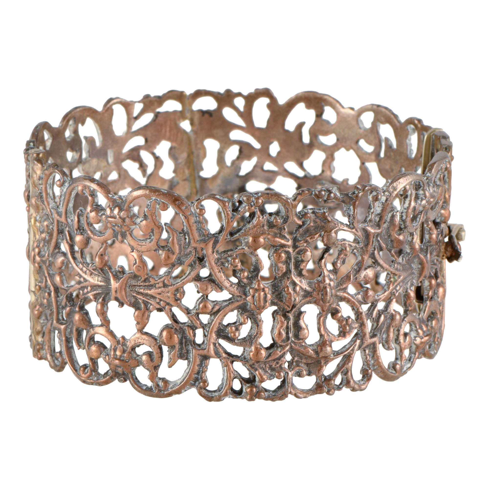 Elizabethan semi-rigid wide bracelet.