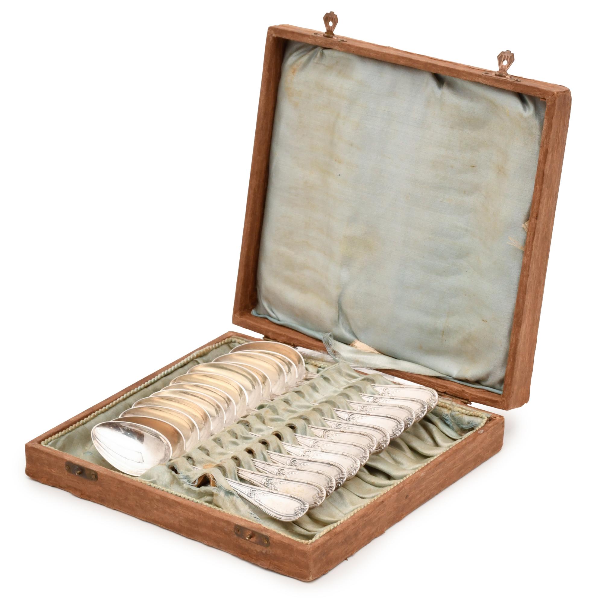 Set of twelve spoons.