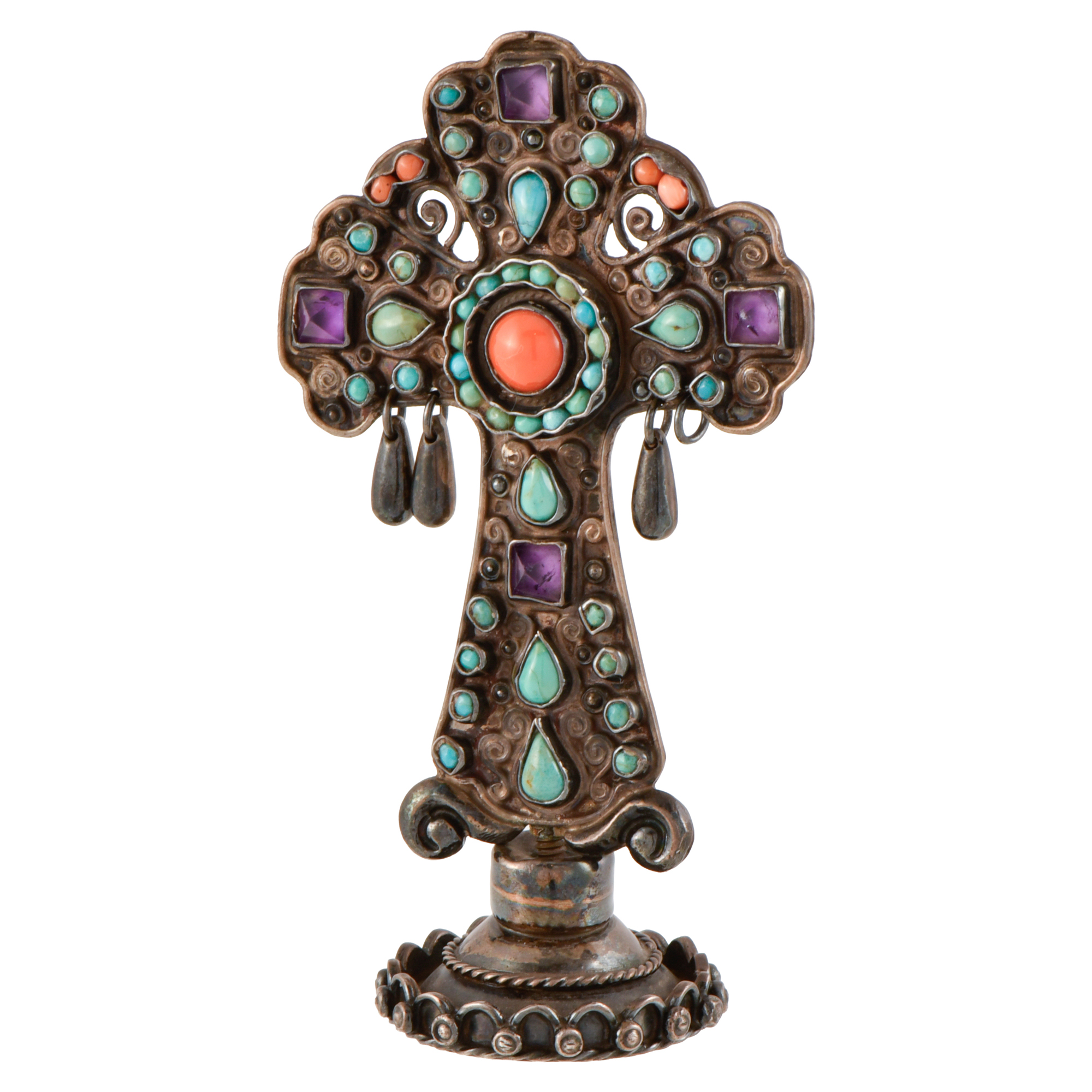 Cruz de sobremesa mexicana con amatistas turquesas y coral.