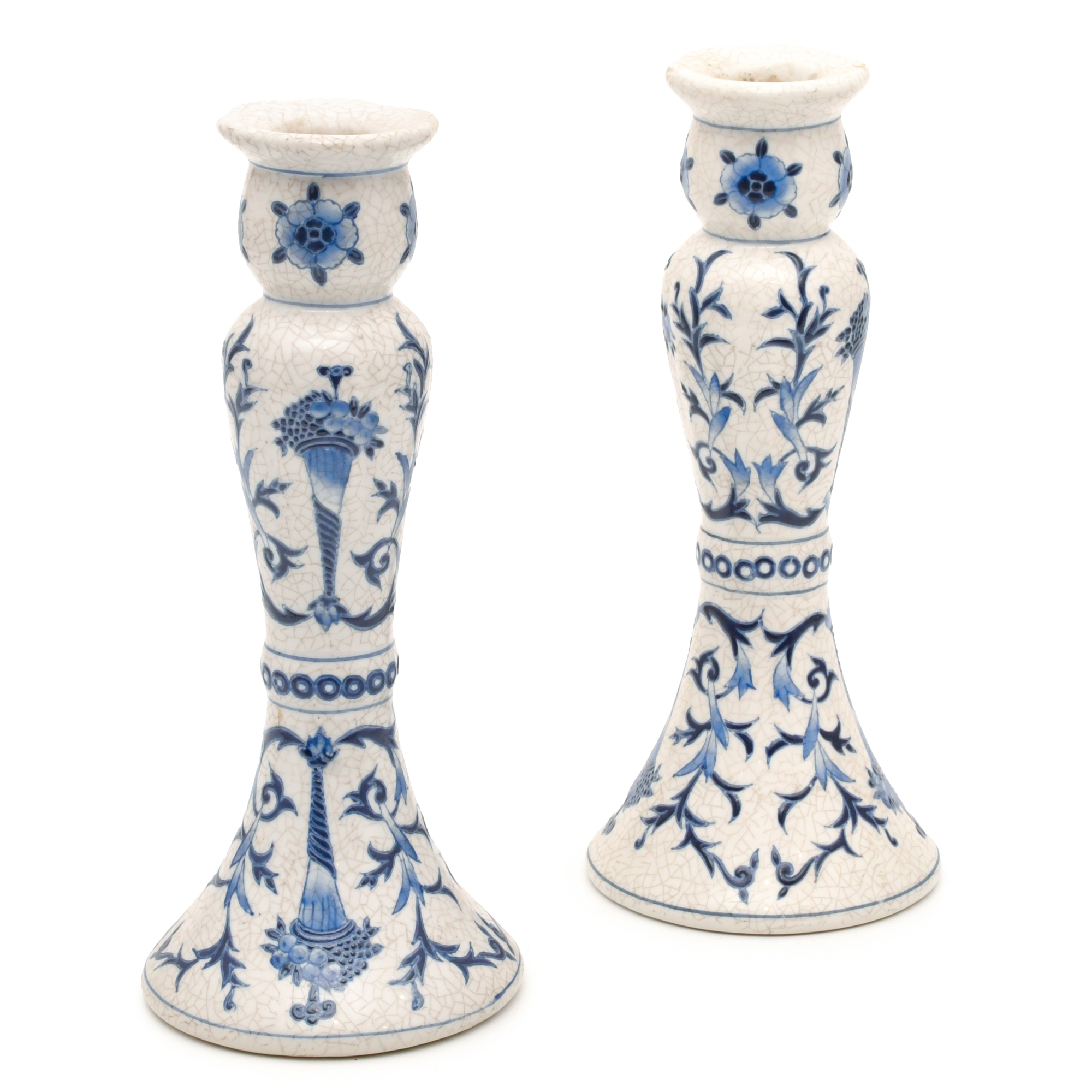 20TH CENTURY CHINESE SCHOOL. Pair of candelabra.