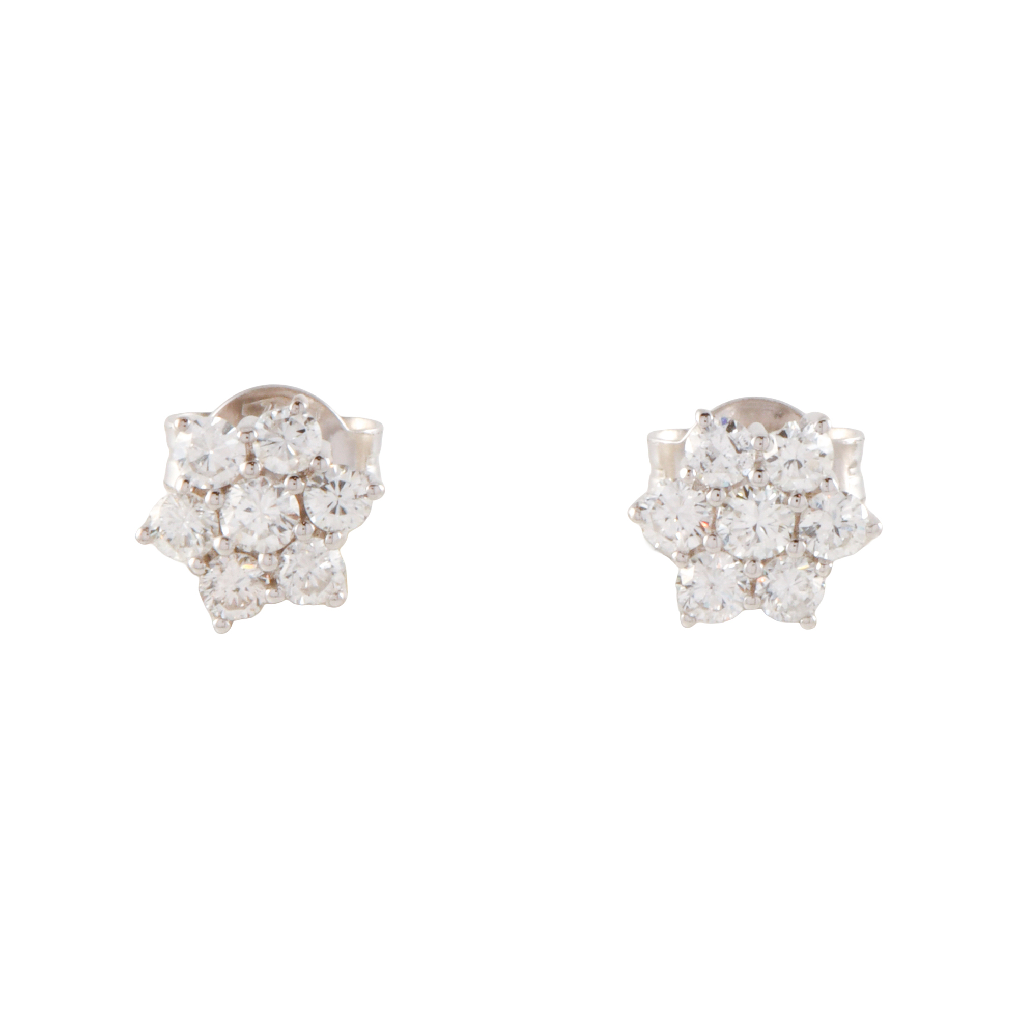 Pendientes rosetones de diamantes.