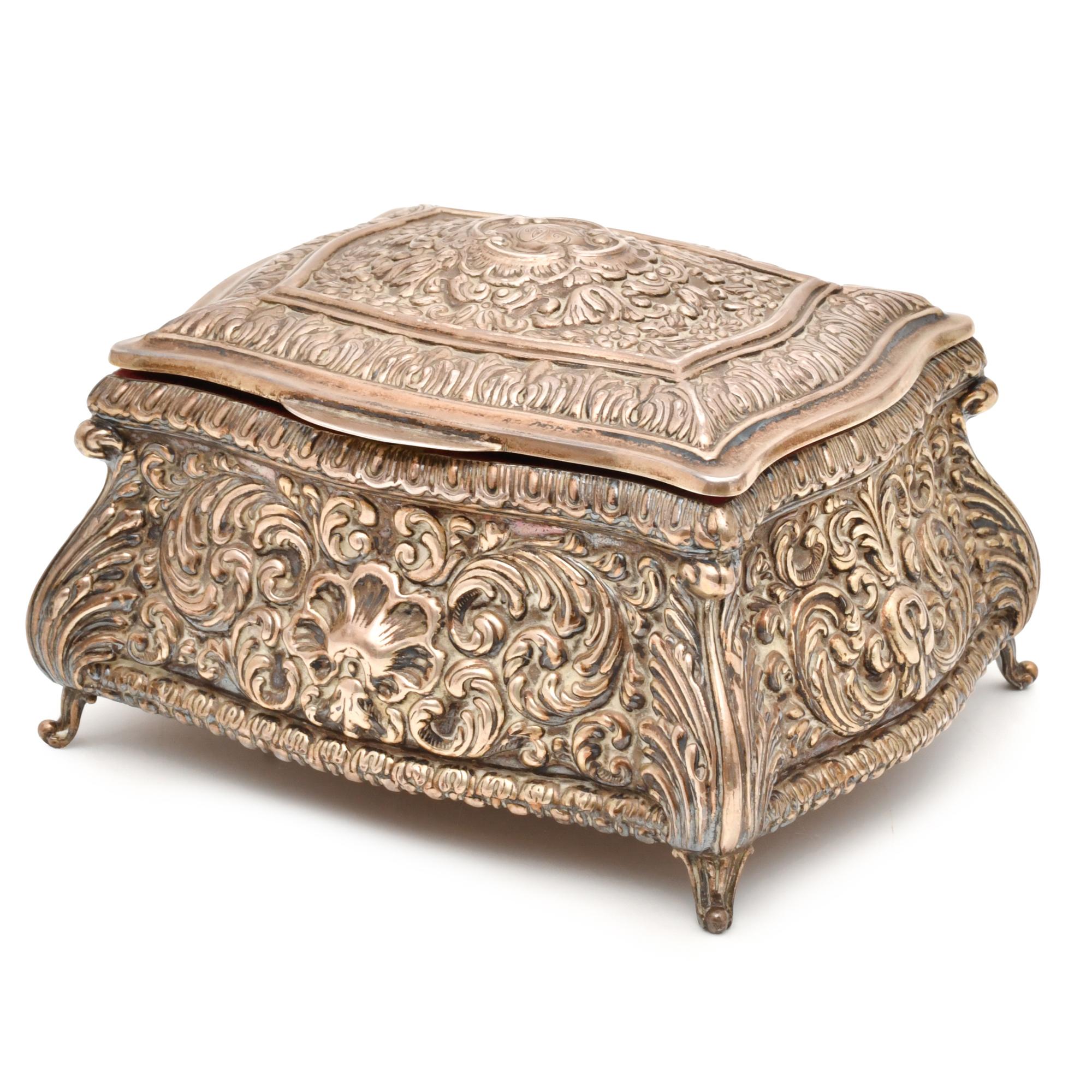BAGUÉS, jewellery box.